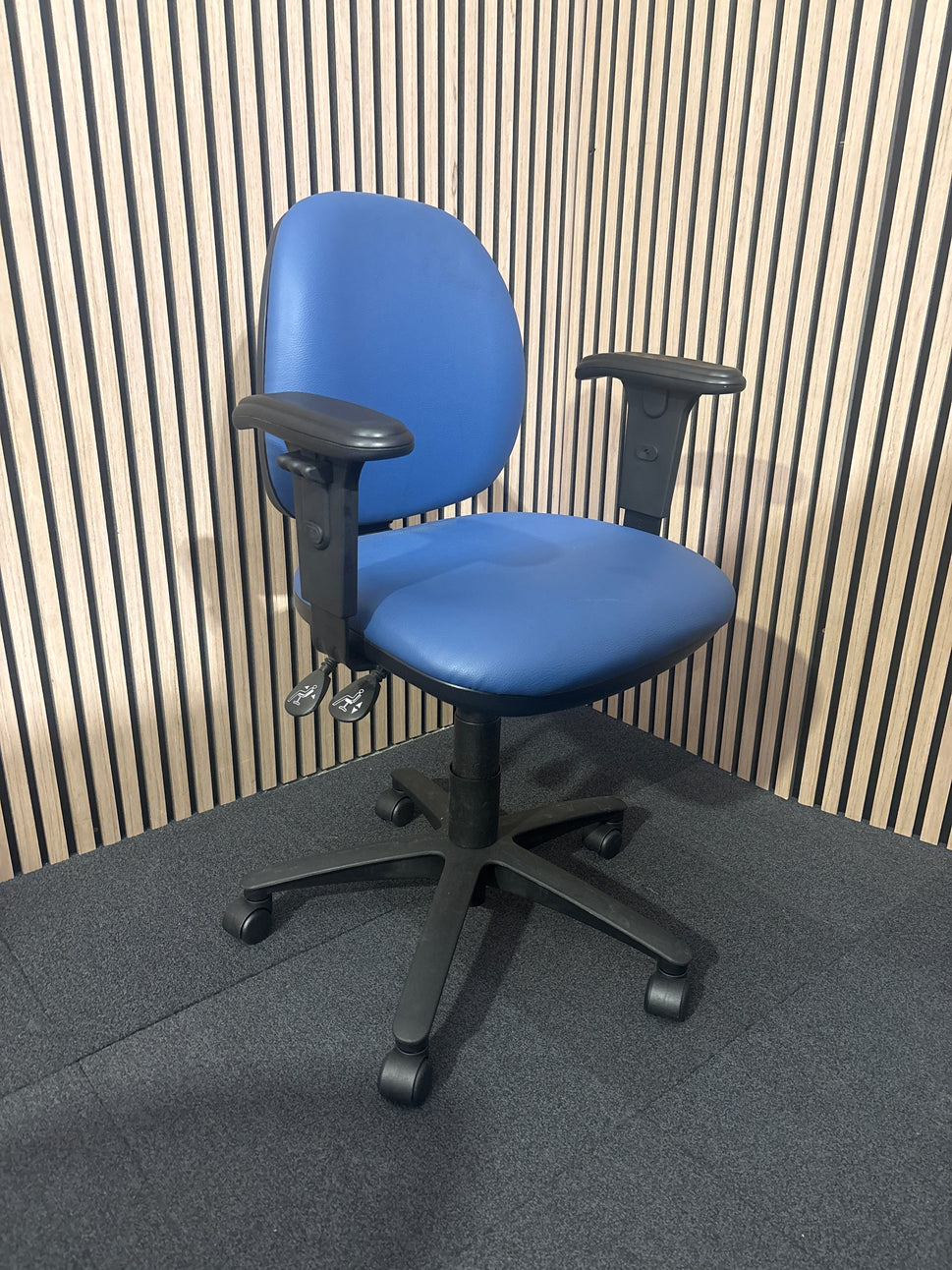 Jota Low Back Ergo Office Chair Dark Blue