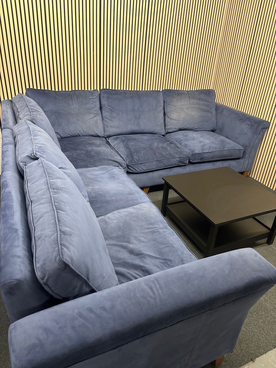 Large sectional dark blue velour fabric corner suite 3325
300cm on the longest section x 296cm shortest corner