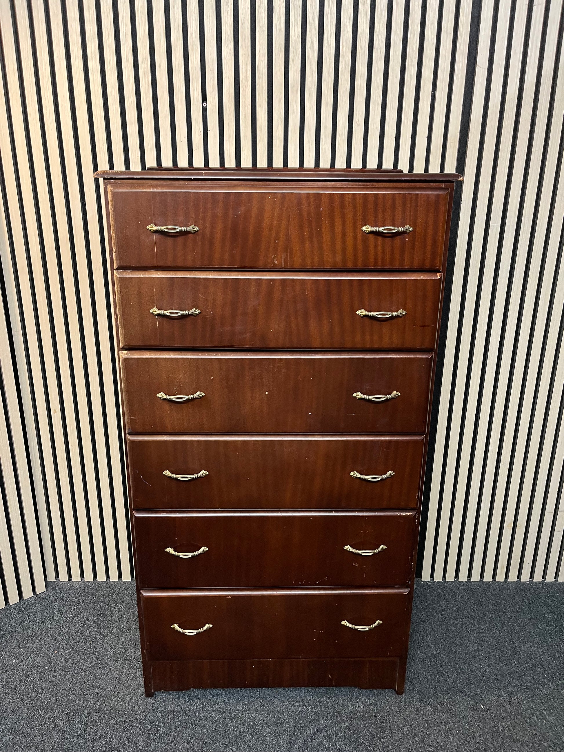 Mahogany chest of drawers (H 128 x W 68 x W 45 cm) 1226
