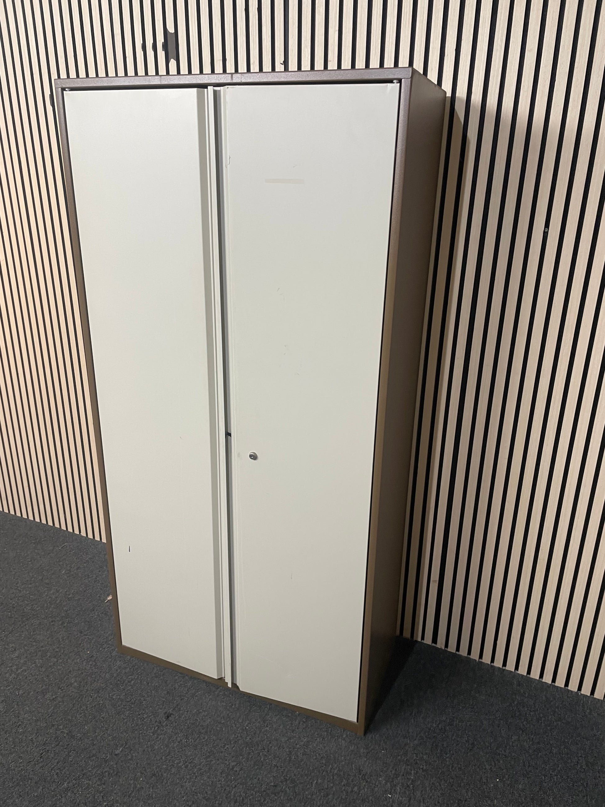 2 door coffee and cream metal storage unit (no key) (H 180 x W 90 x D 42 cm)
