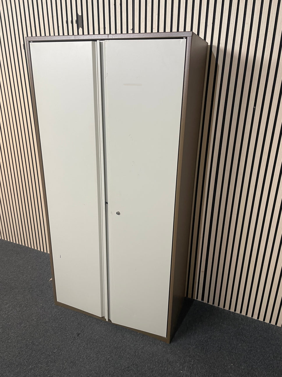 2 door coffee and cream metal storage unit (no key) (H 180 x W 90 x D 42 cm)