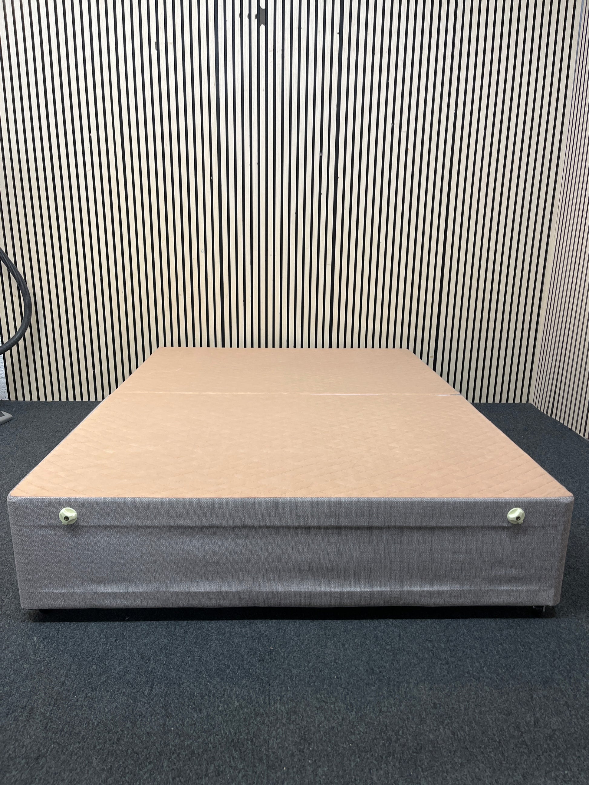 5ft grey fabric divan base (KING) 3126
