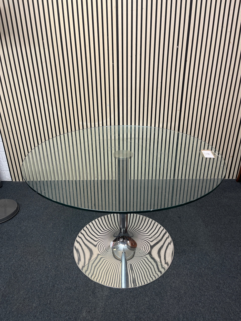 Solid metal frame central base circular glass dining table (120cm dim) 3126