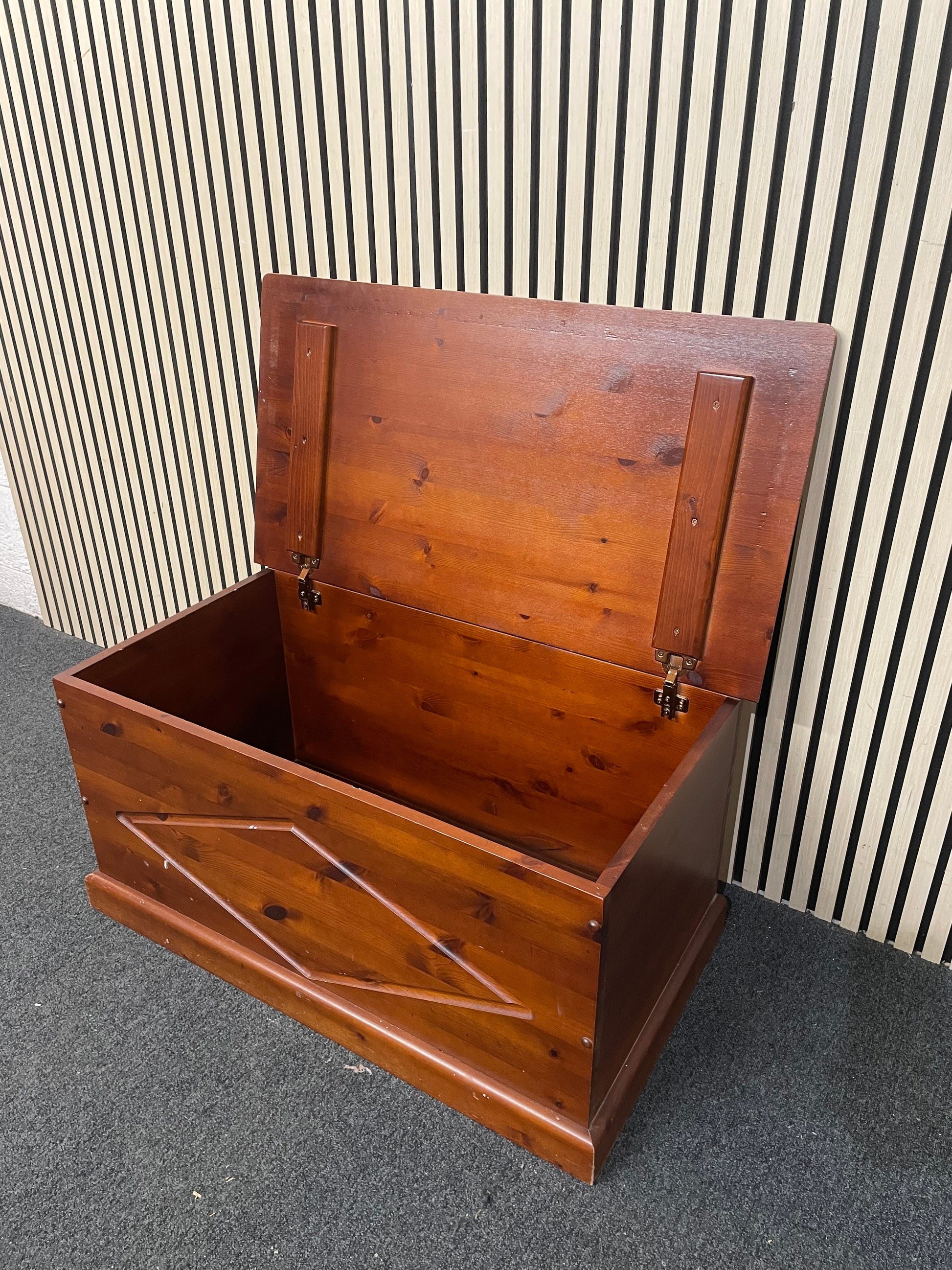 Solid pine, dark wood stained, top open blanket box 1126
