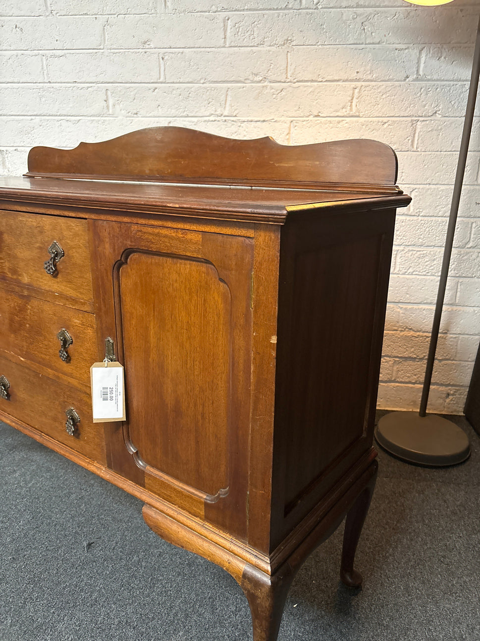 Antique mahogany stained 2 door 3 drawer sideboard (H 1100 x W 1220 x D 500 mm) 1225