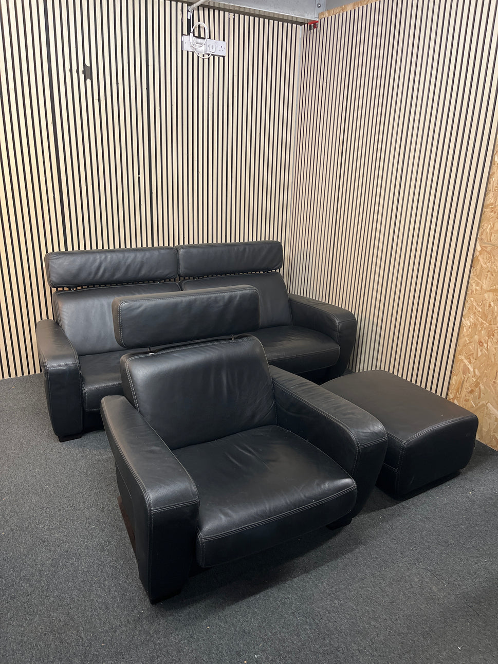 3+1 Black leather recliner suite 43384