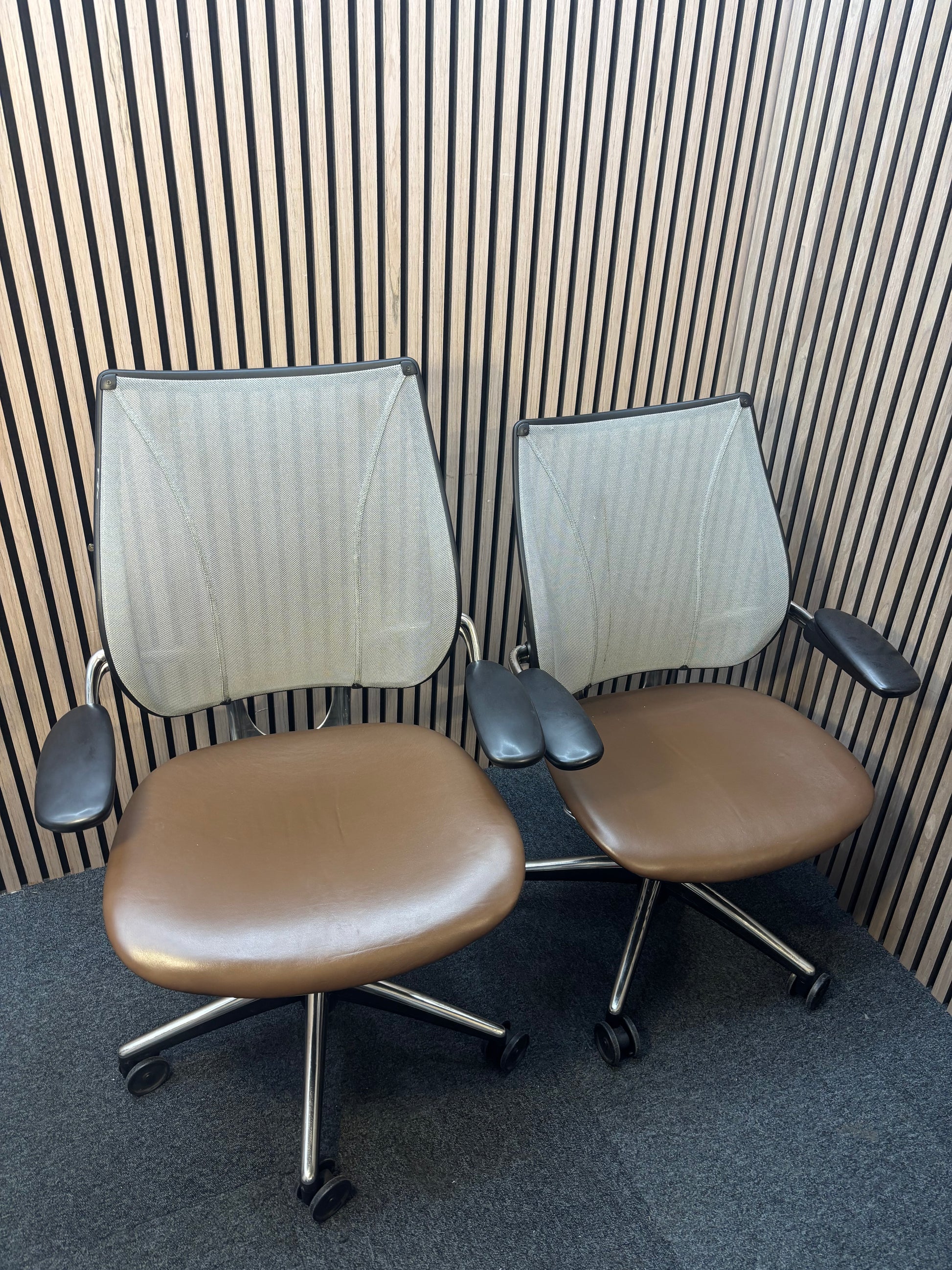 Humanscale Libery task swivel chair with mesh back and dark brown leather seat J3913