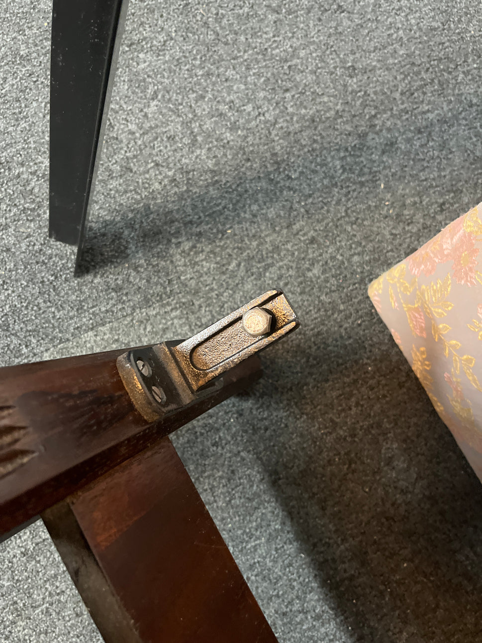 4ft Solid mahogany high end bed frame 2225