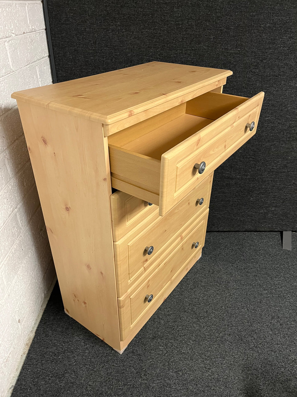 Maple 4 drawer chest of drawer (H 1050 x W 770 x D 400 mm) 1225