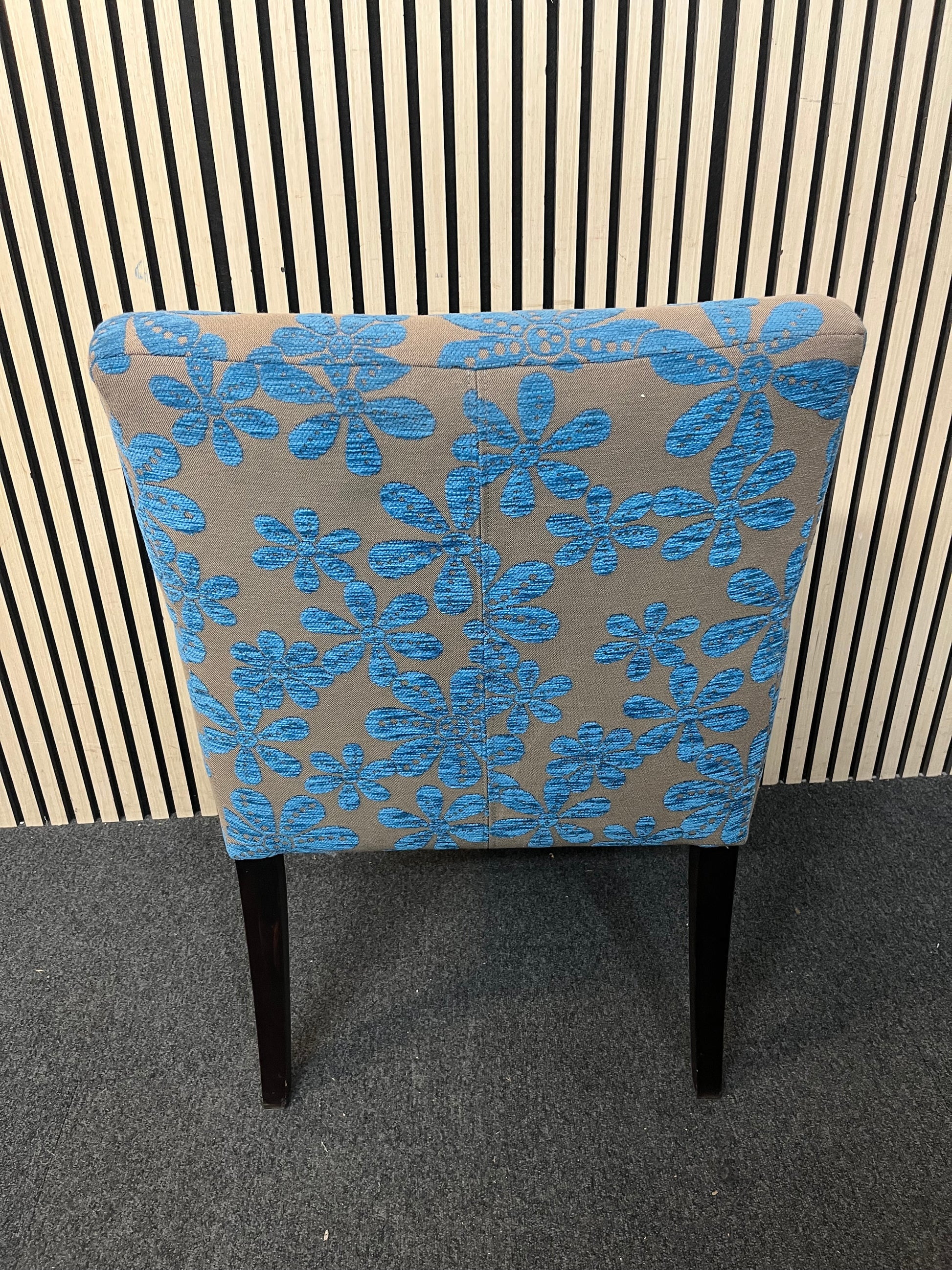 Ornate blue and gold mix fabric club chair 43361