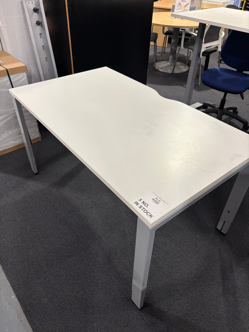 1600x800 white laminate scallop top straight desk with metal manual height adjustable frame