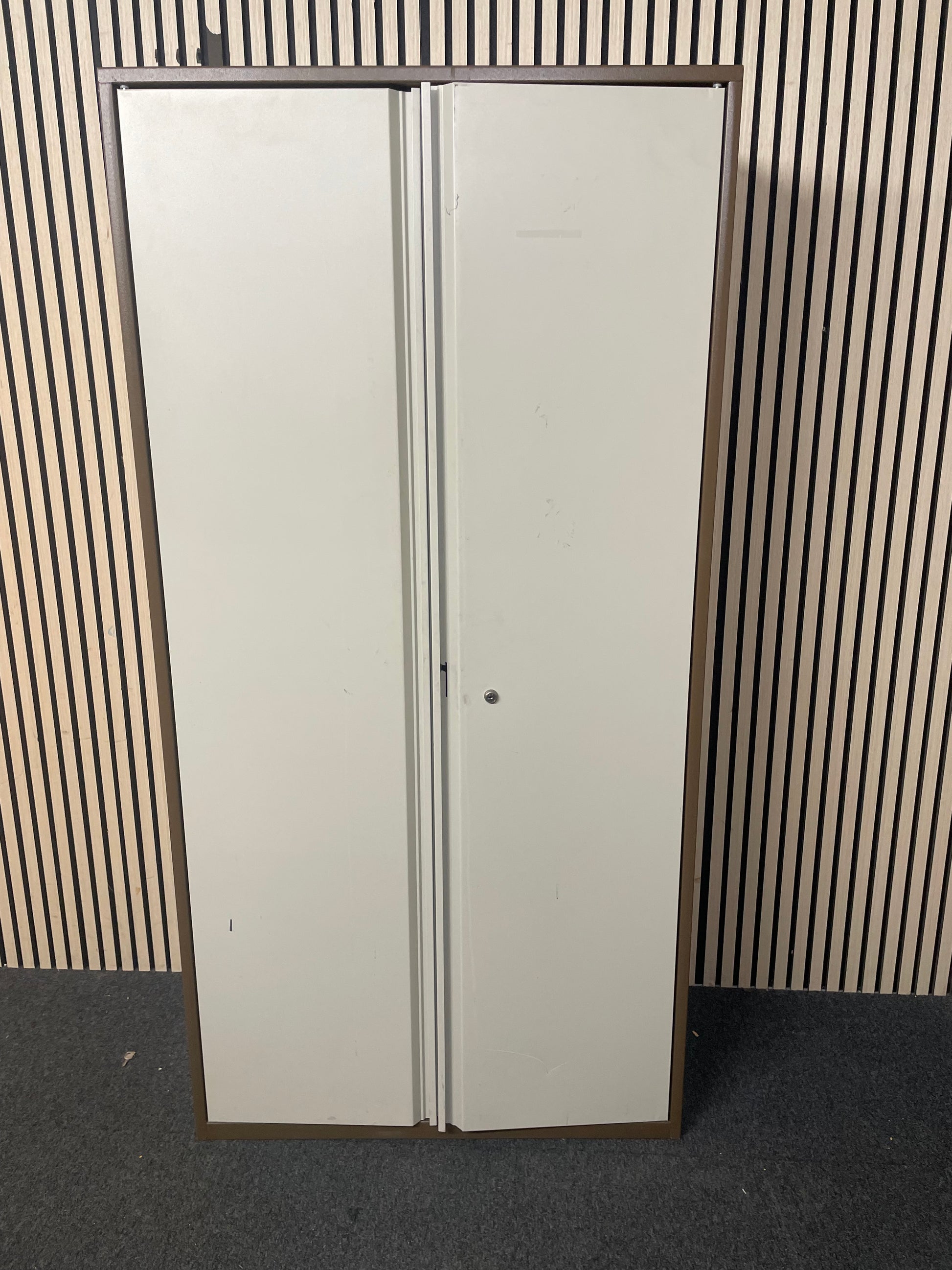 2 door coffee and cream metal storage unit (no key) (H 180 x W 90 x D 42 cm)
