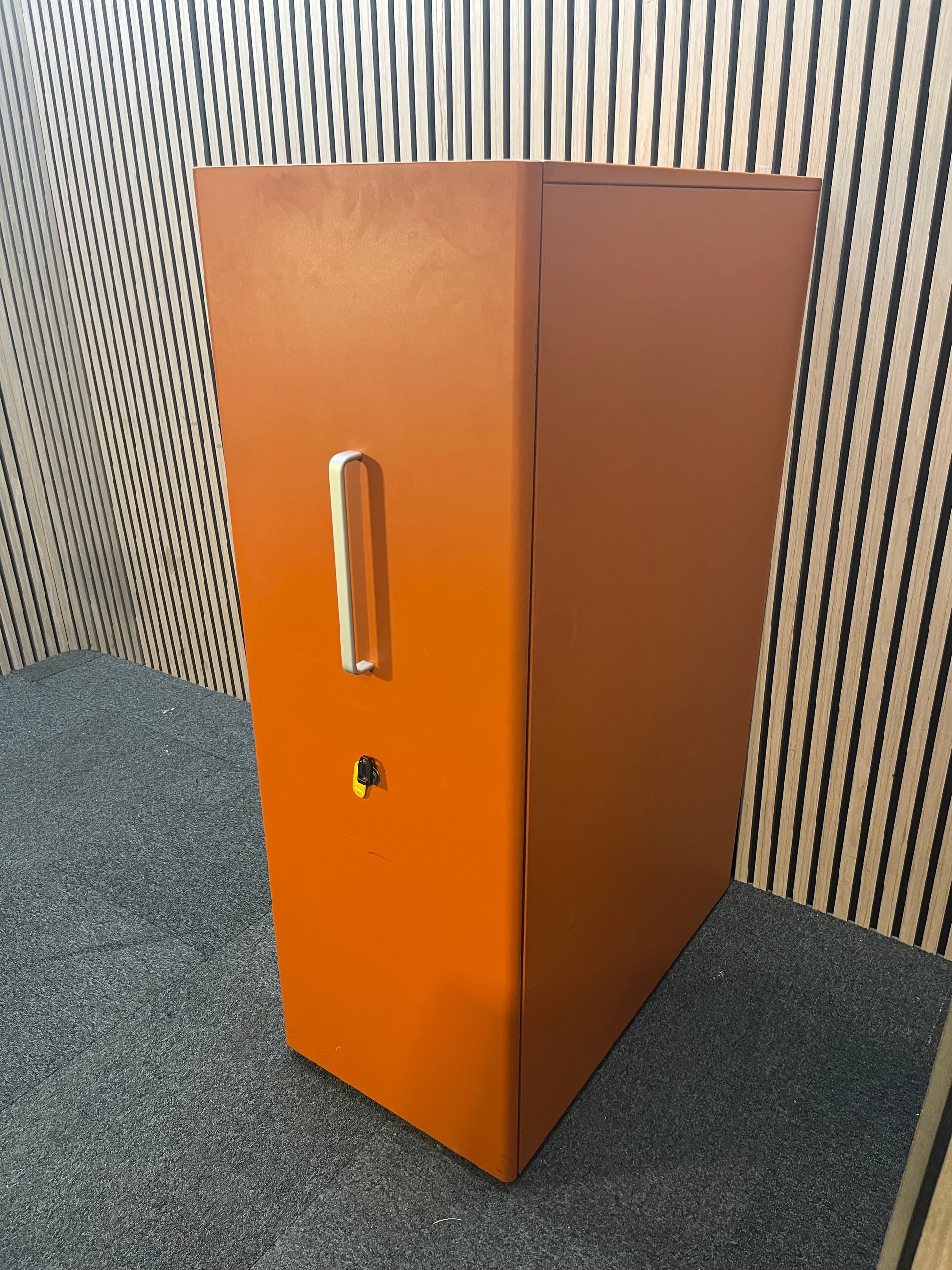 Orange metal unit 1 drawer unit (H 130 x W 45 x D 80 cm with key)