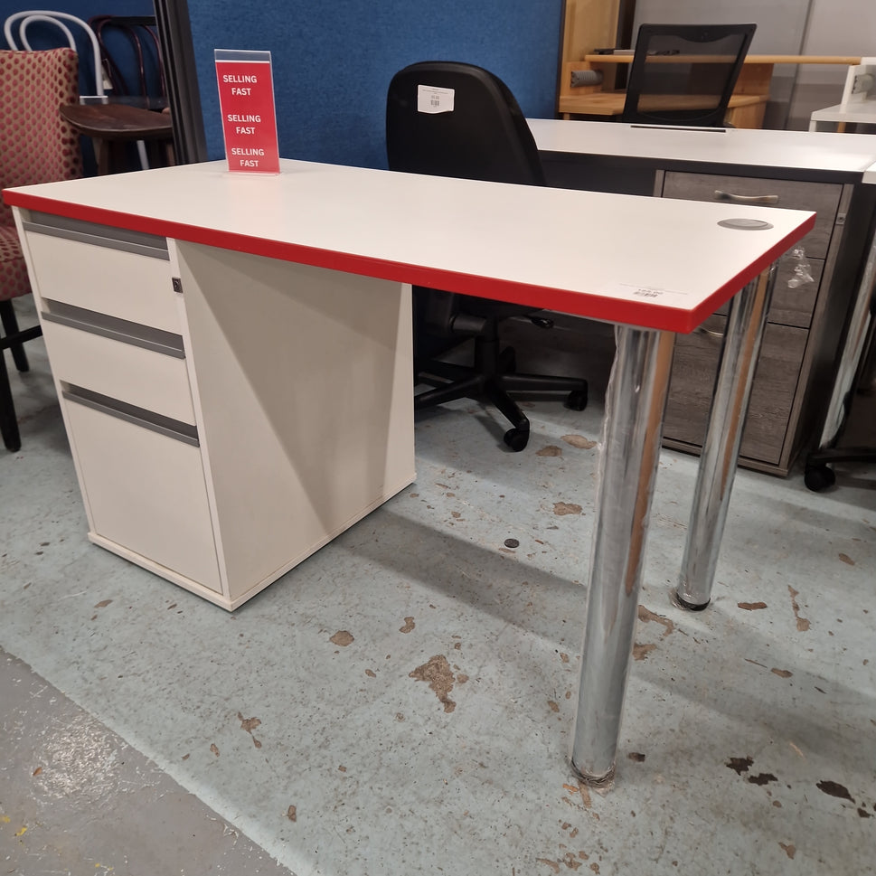 Straight desk 126 with fixed pedestal (1200mm x 600mm)