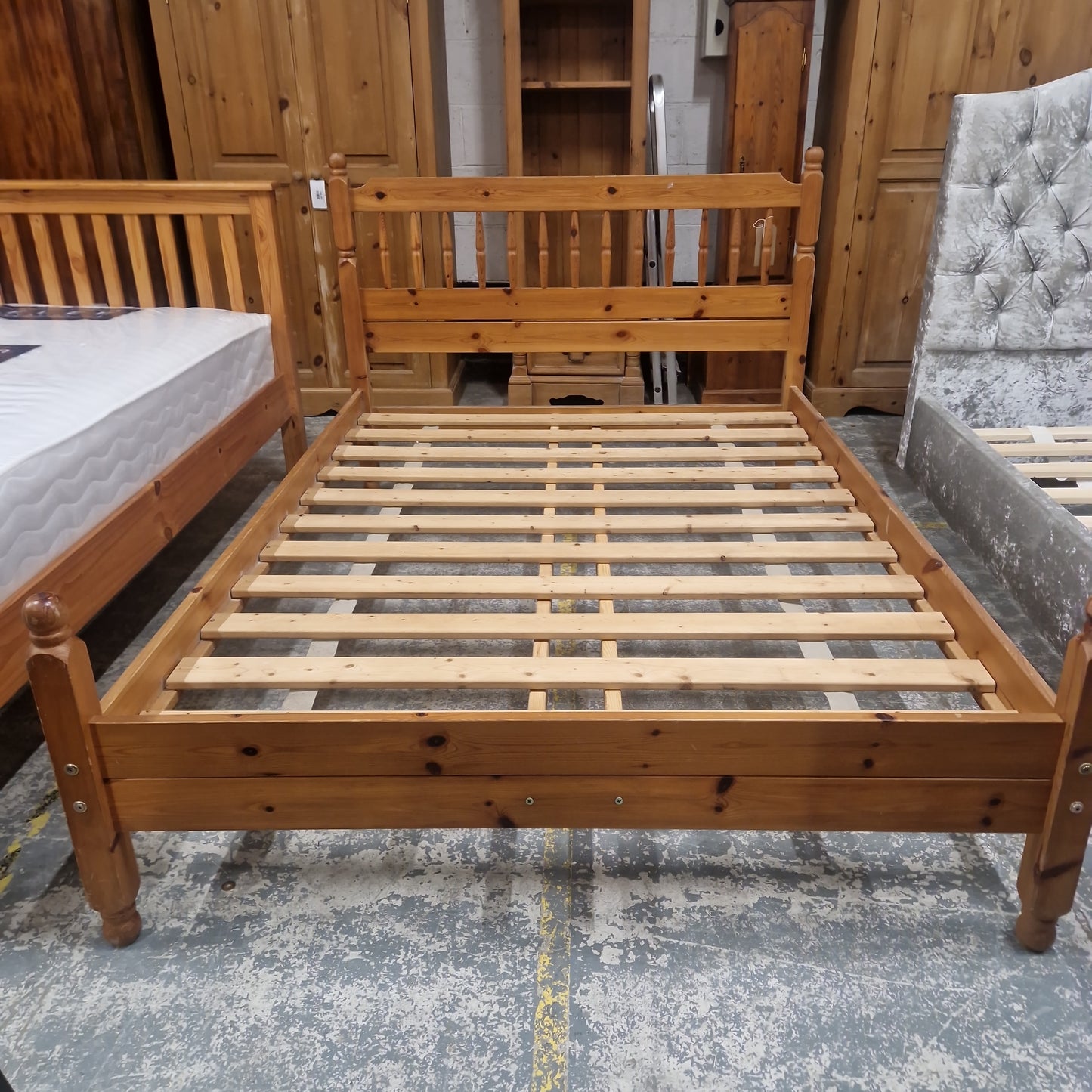 4ft 6 pine framed bed -