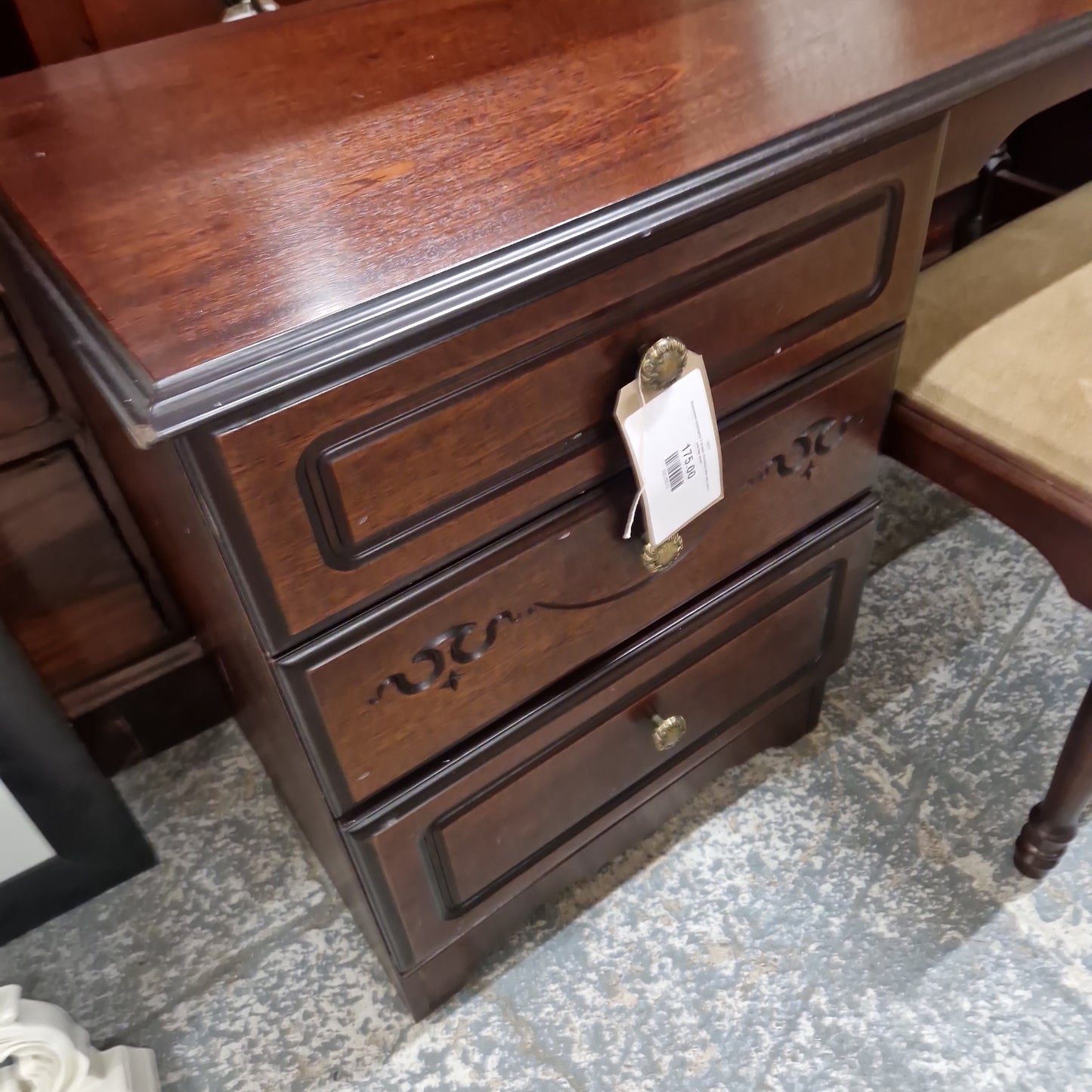 Rossmore mahogany 3 drawer dressing table with mirror and low stool
