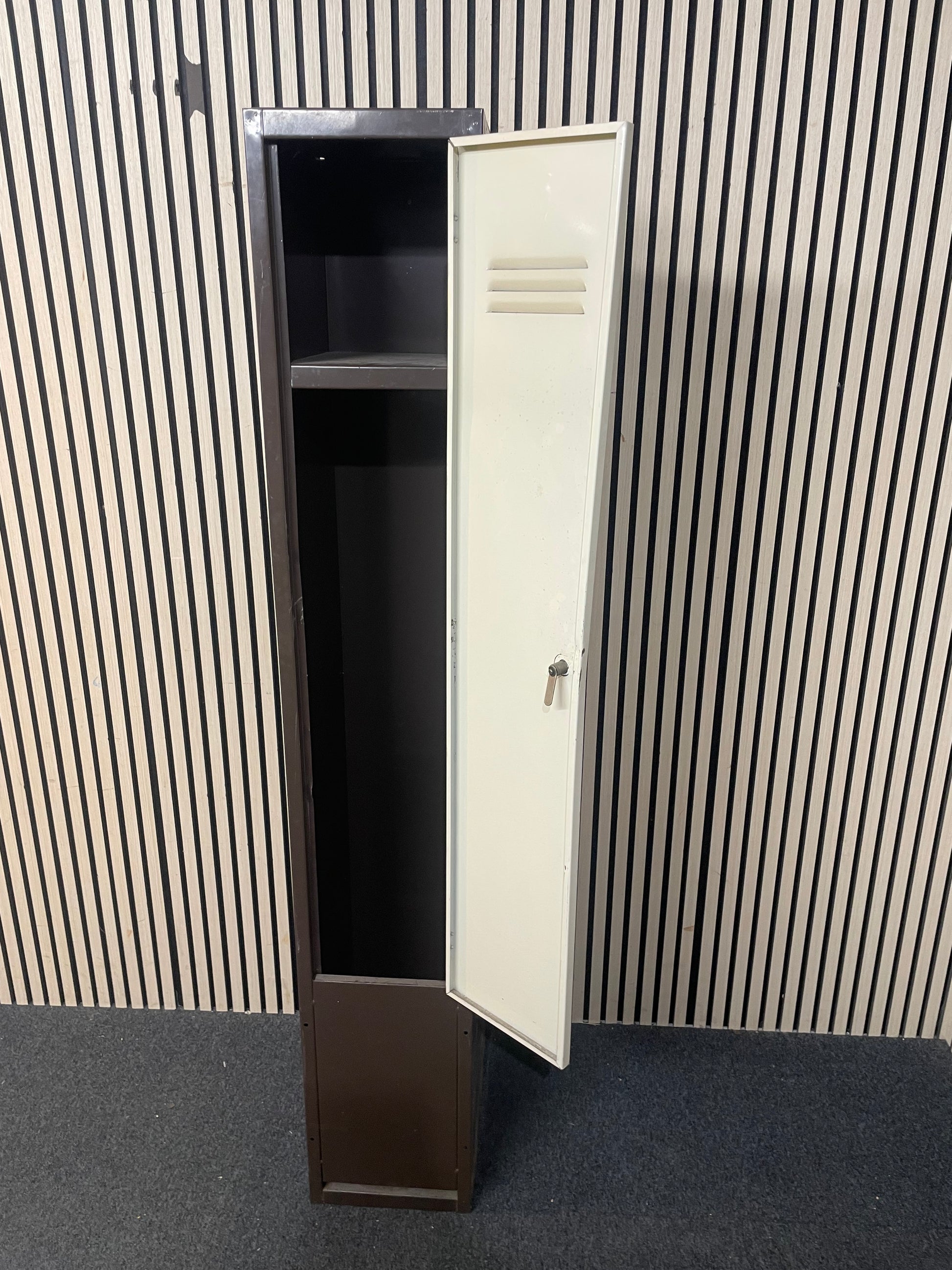 1 door coffee and cream metal personal locker (no lock or key) (H 183 x W 30 x D 46 cm)