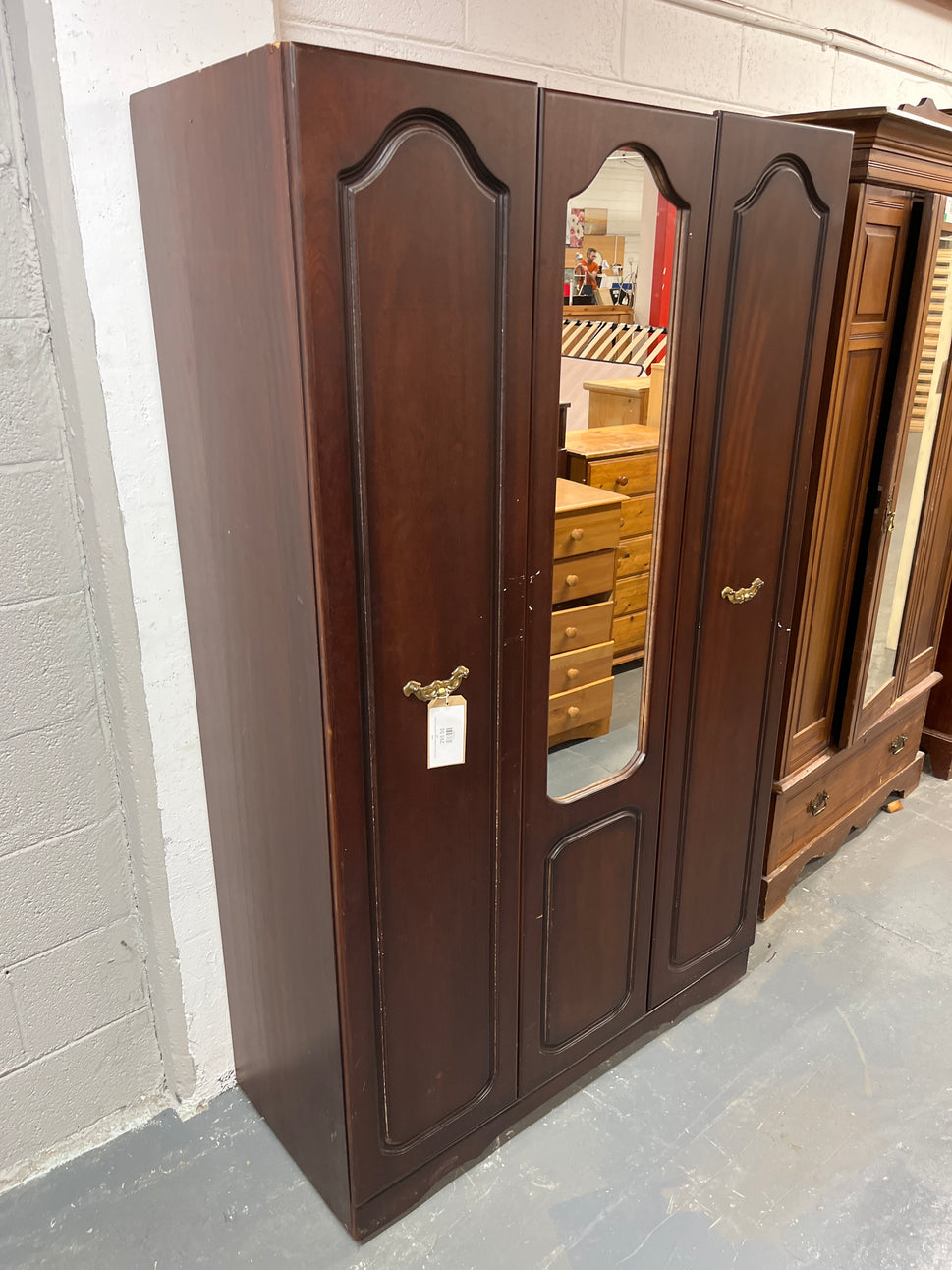 Tall Rossmore mahogany 2 door central mirror wardrobe 3225