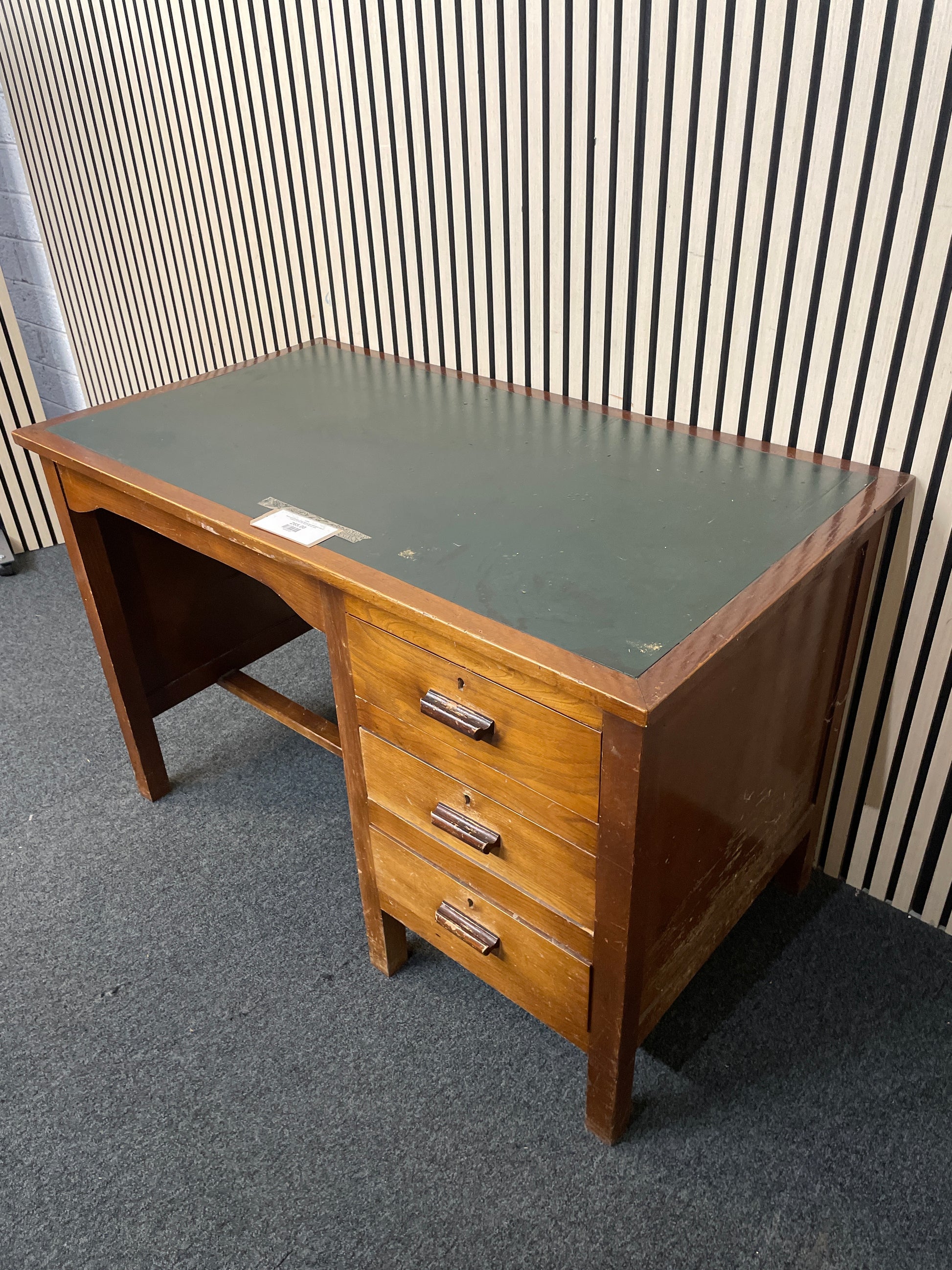 Solid wood stained, green leather top retro desk with 3 drawers (H 76 x W 119 x D 66 cm) 2425