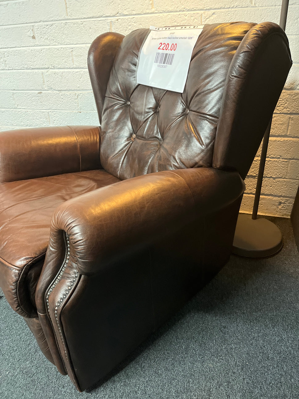 Brown leather button back recliner armchair 1225