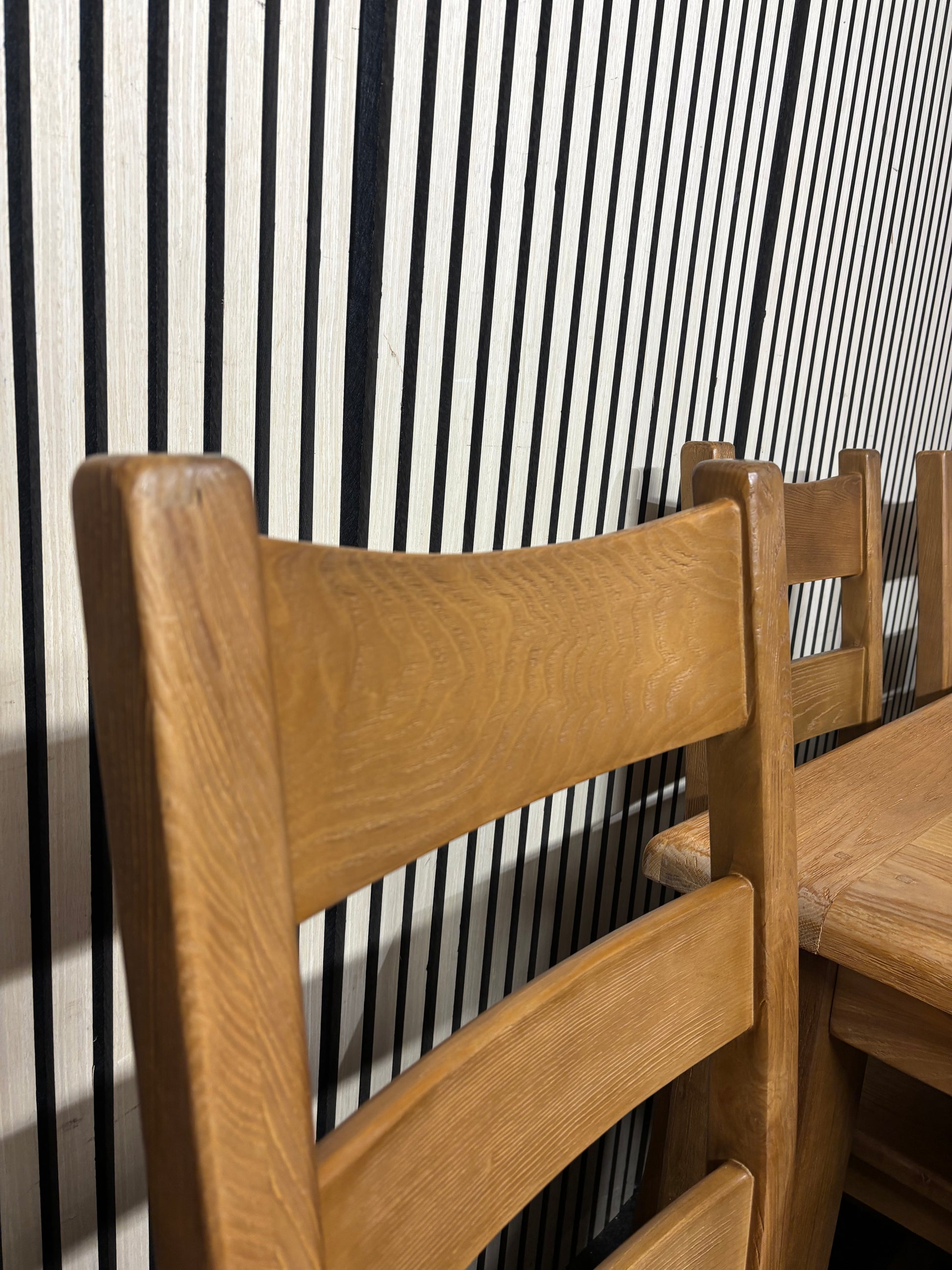 Square solid oak (150 x 150 cm) dining set with 6 chairs 43589