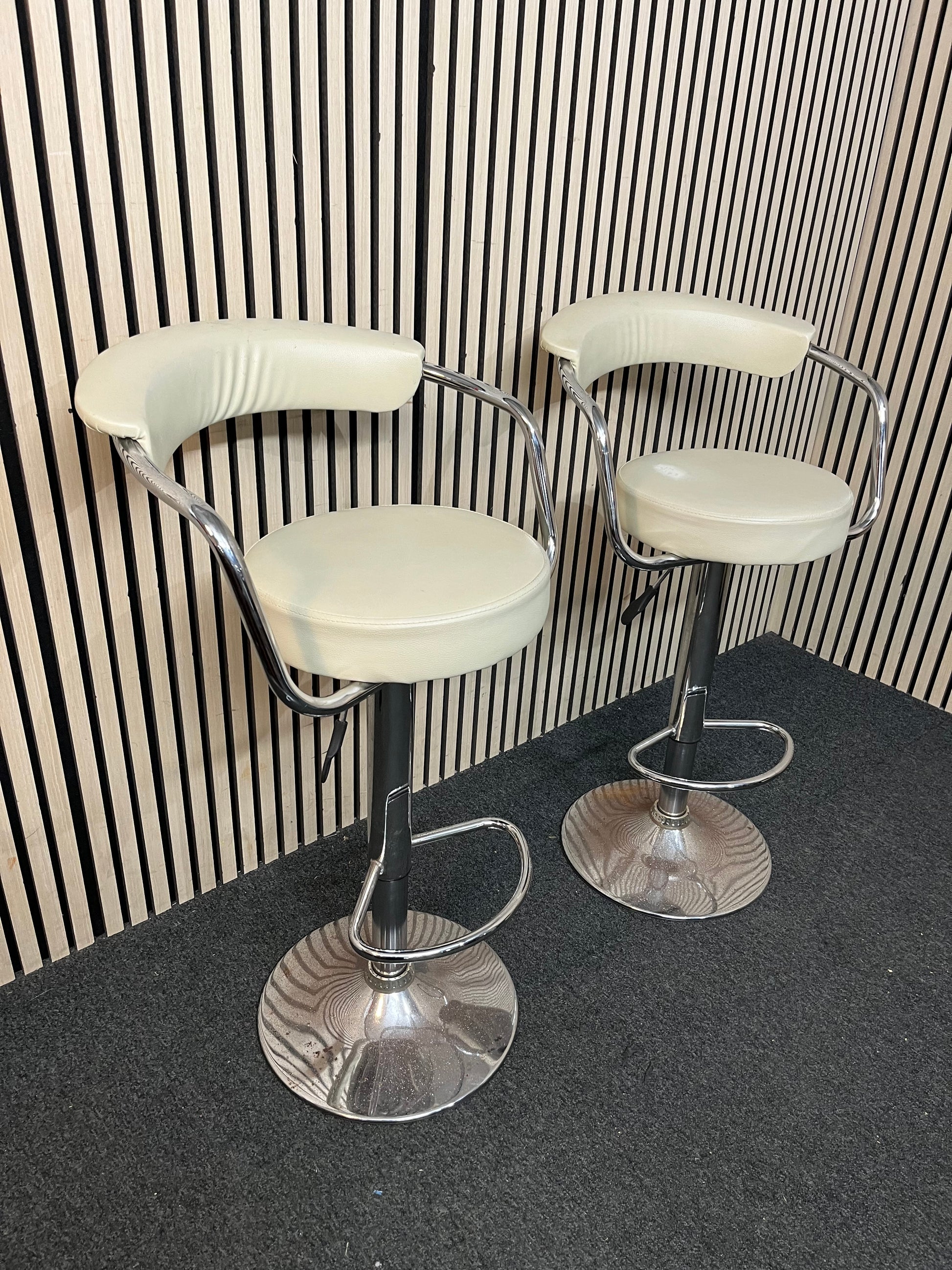 Pair of cream height adjustable breakfast bar stools with chrome bases 43396