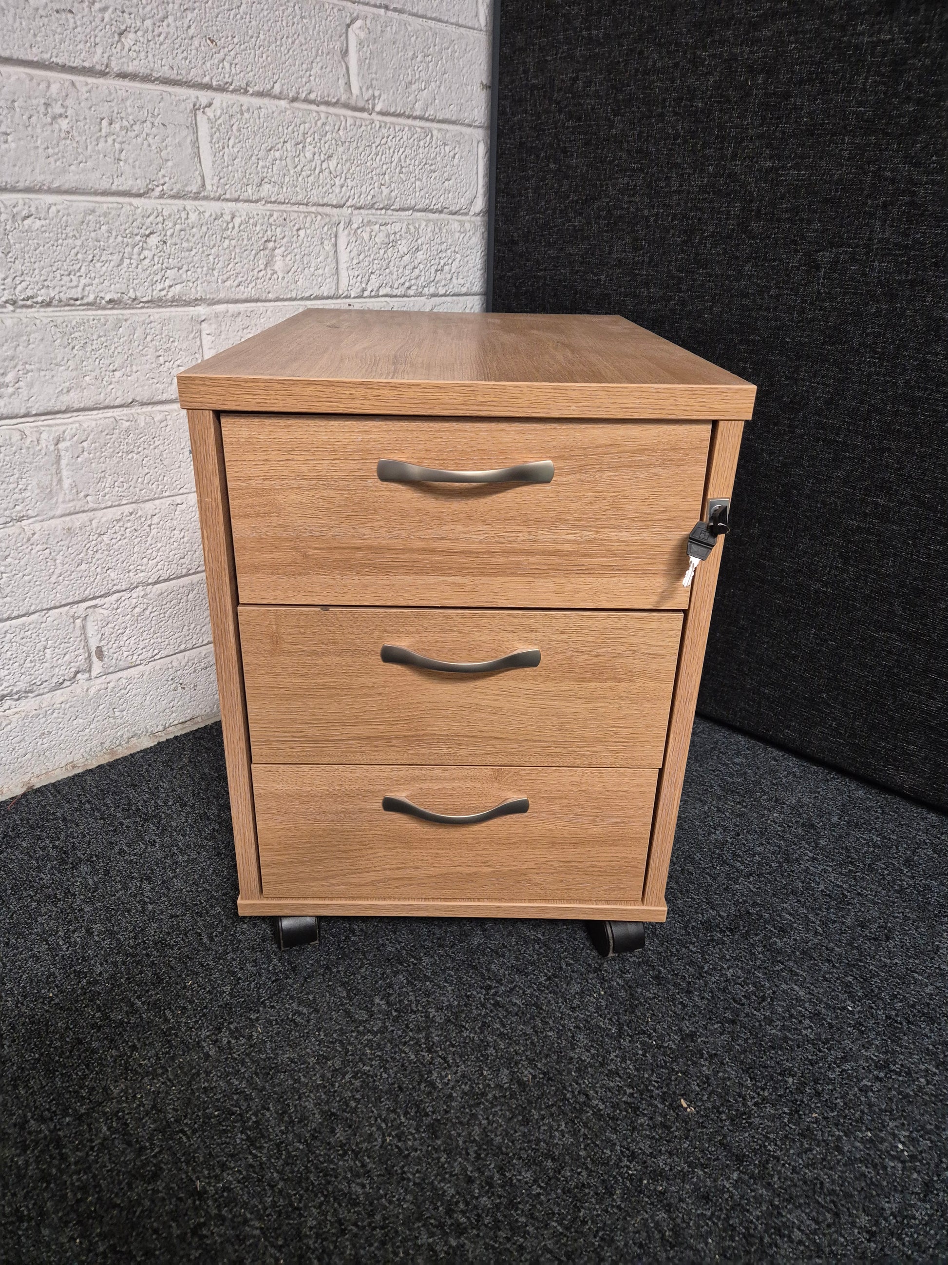 2 or 3 drawer wooden mobile pedestal