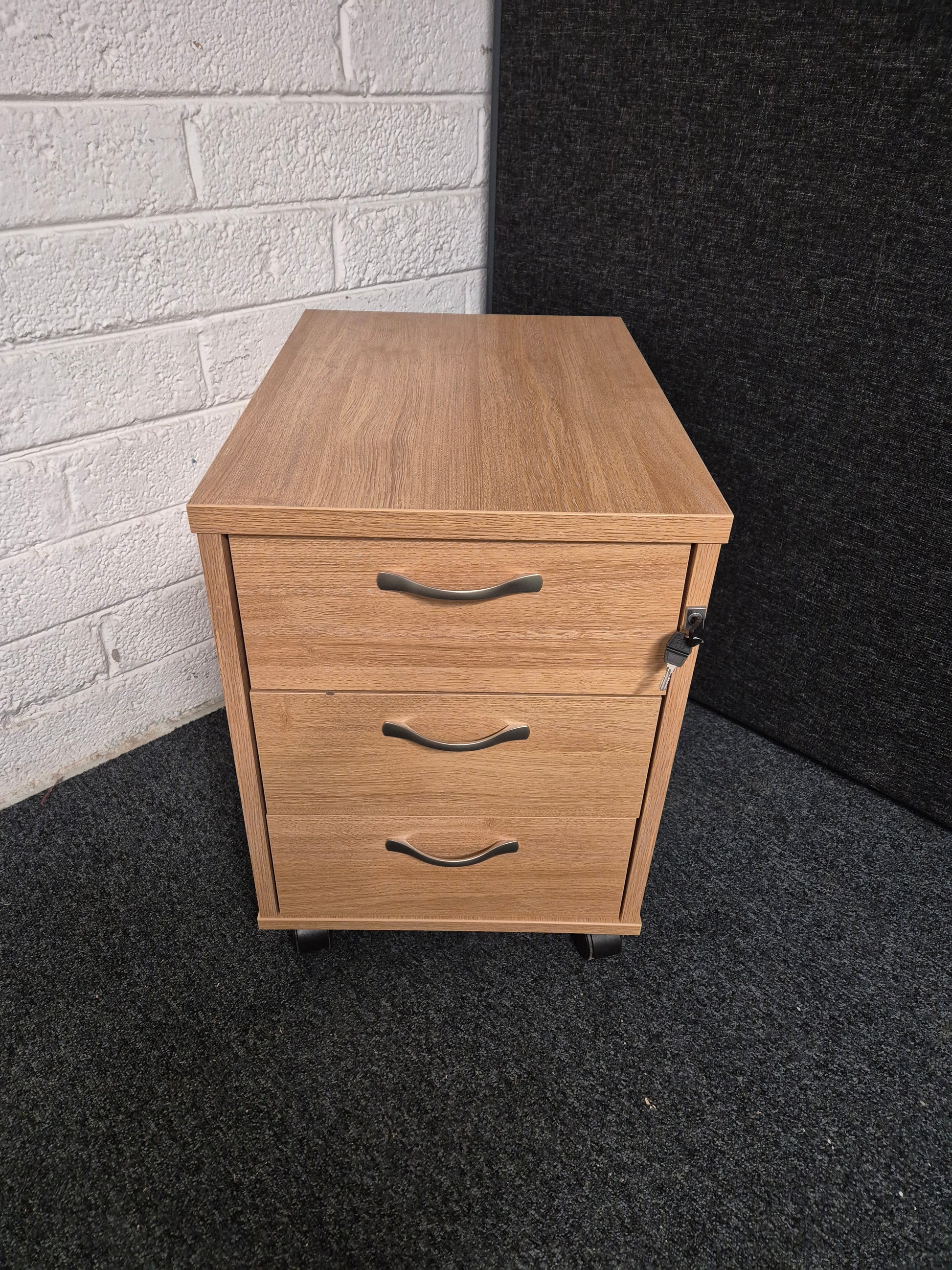 2 or 3 drawer wooden mobile pedestal