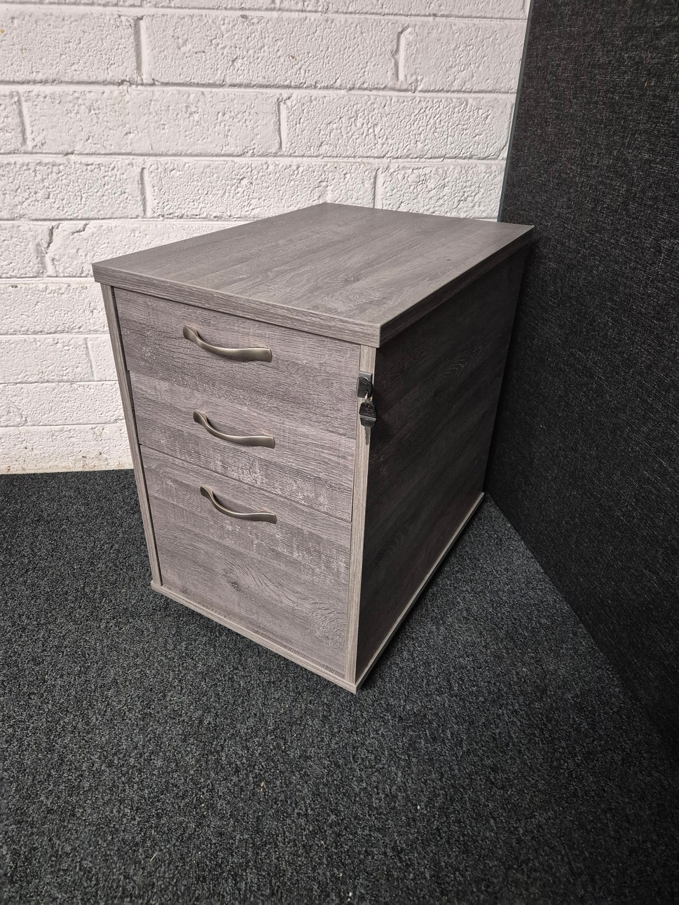 2 or 3 drawer wooden mobile pedestal