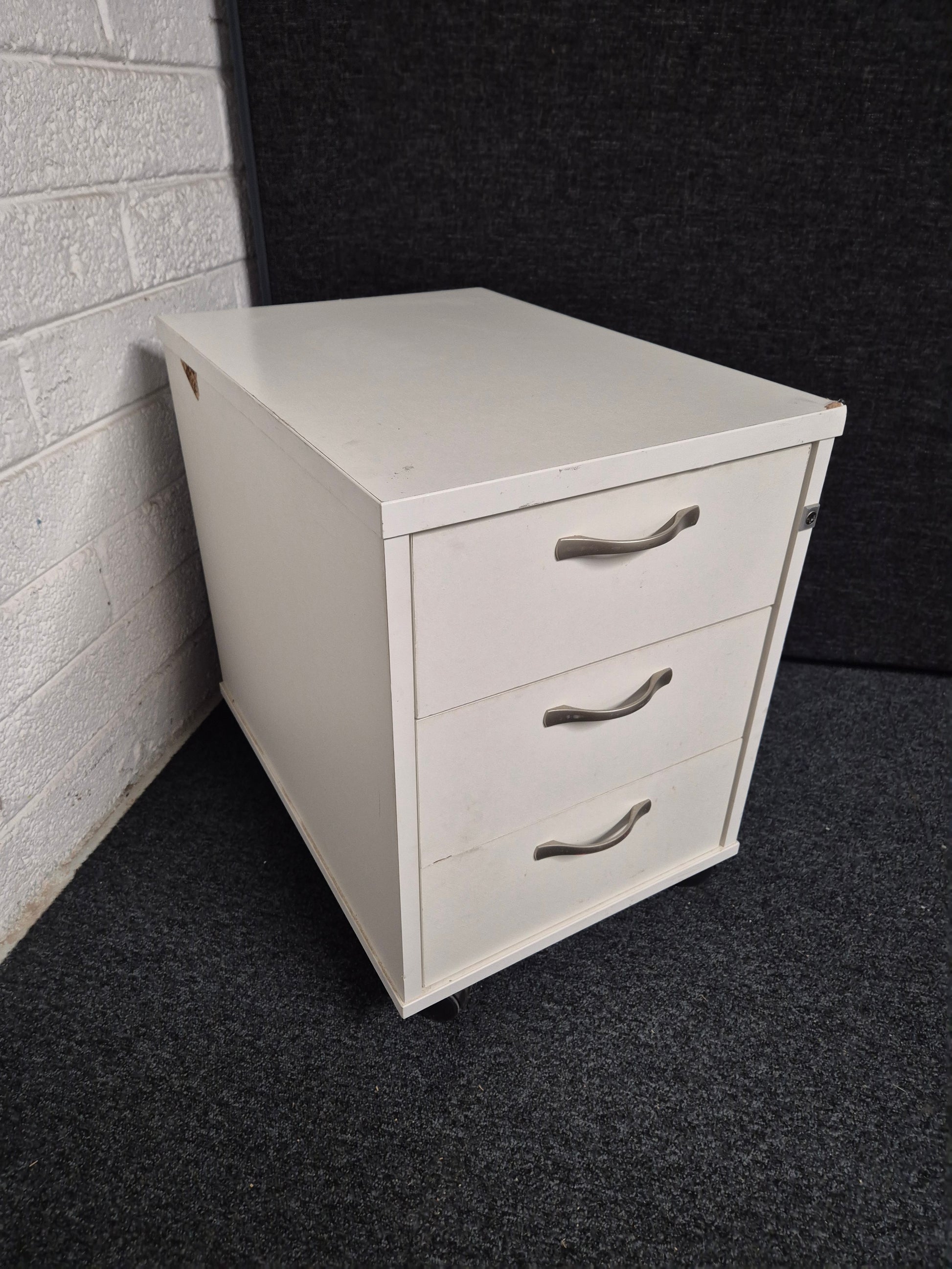 2 or 3 drawer wooden mobile pedestal