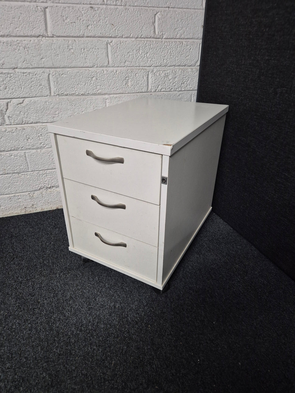 2 or 3 drawer wooden mobile pedestal