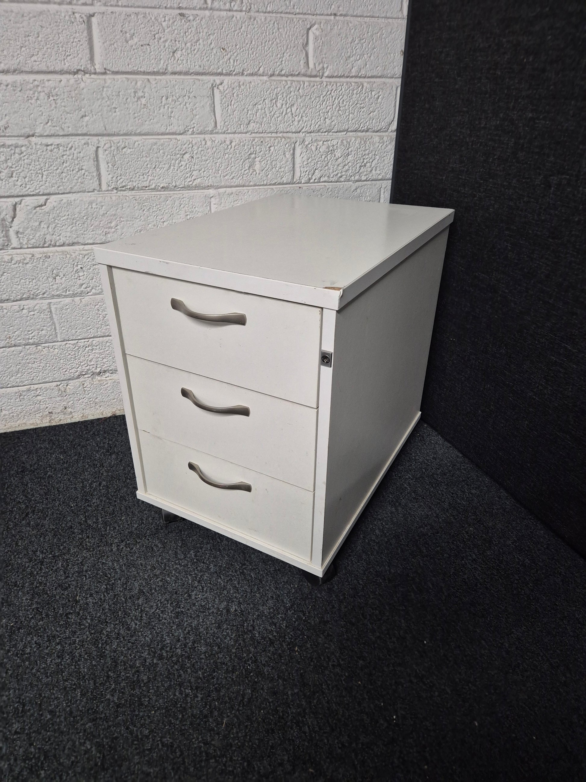 2 or 3 drawer wooden mobile pedestal