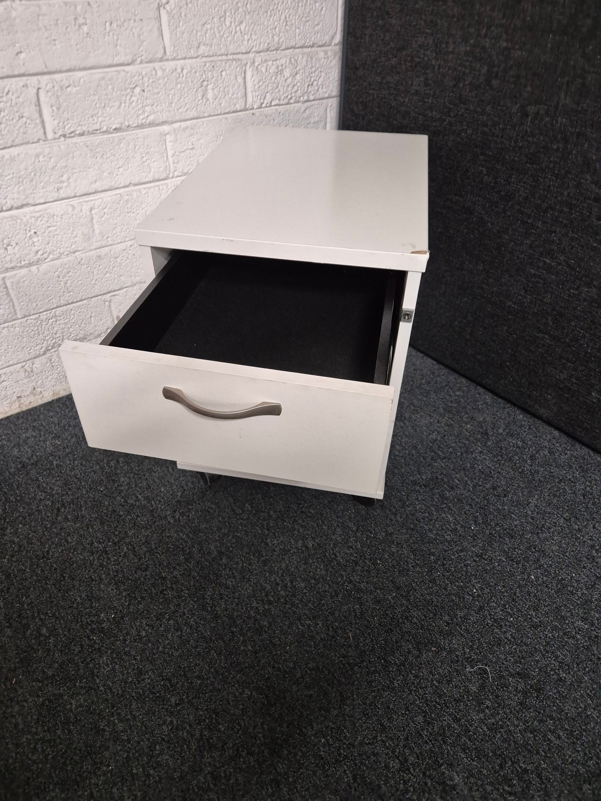 2 or 3 drawer wooden mobile pedestal