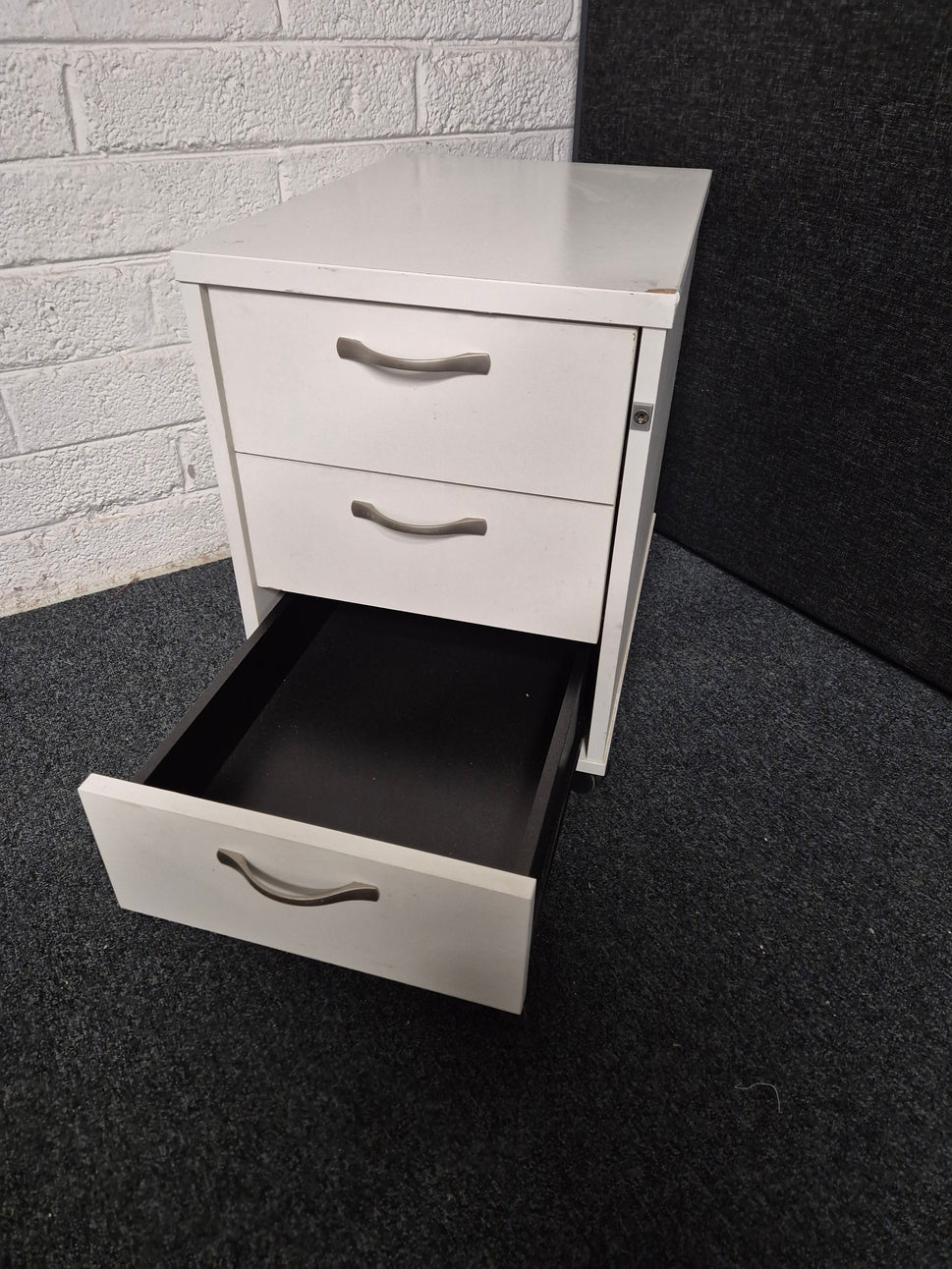 2 or 3 drawer wooden mobile pedestal