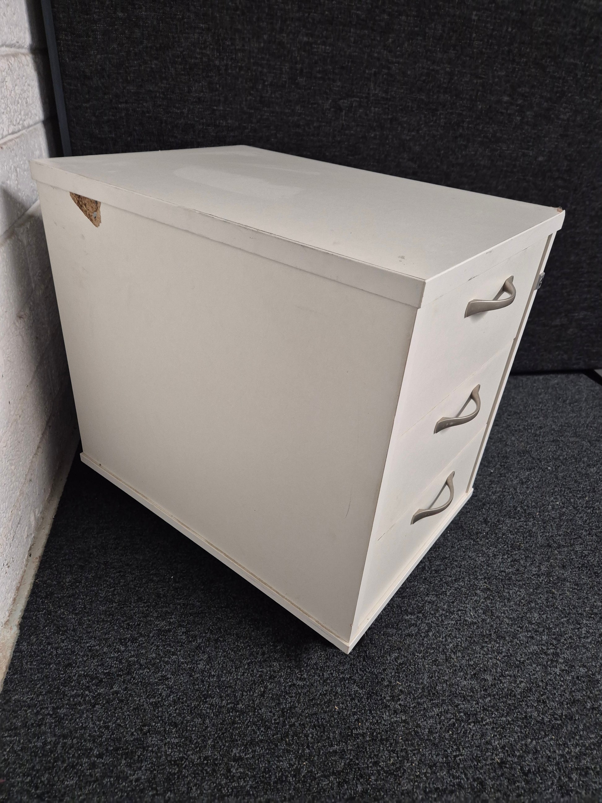 2 or 3 drawer wooden mobile pedestal