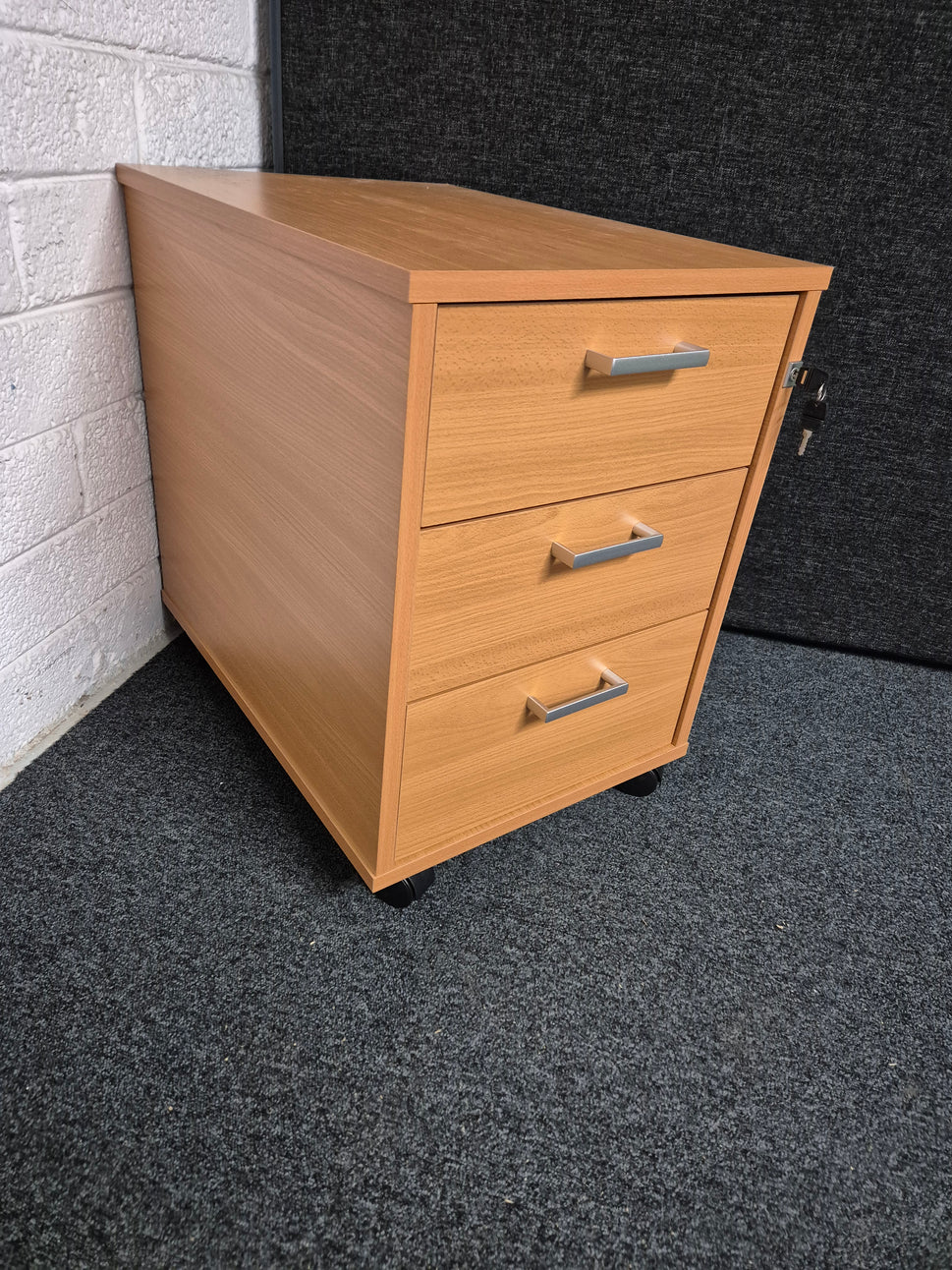 2 or 3 drawer wooden mobile pedestal