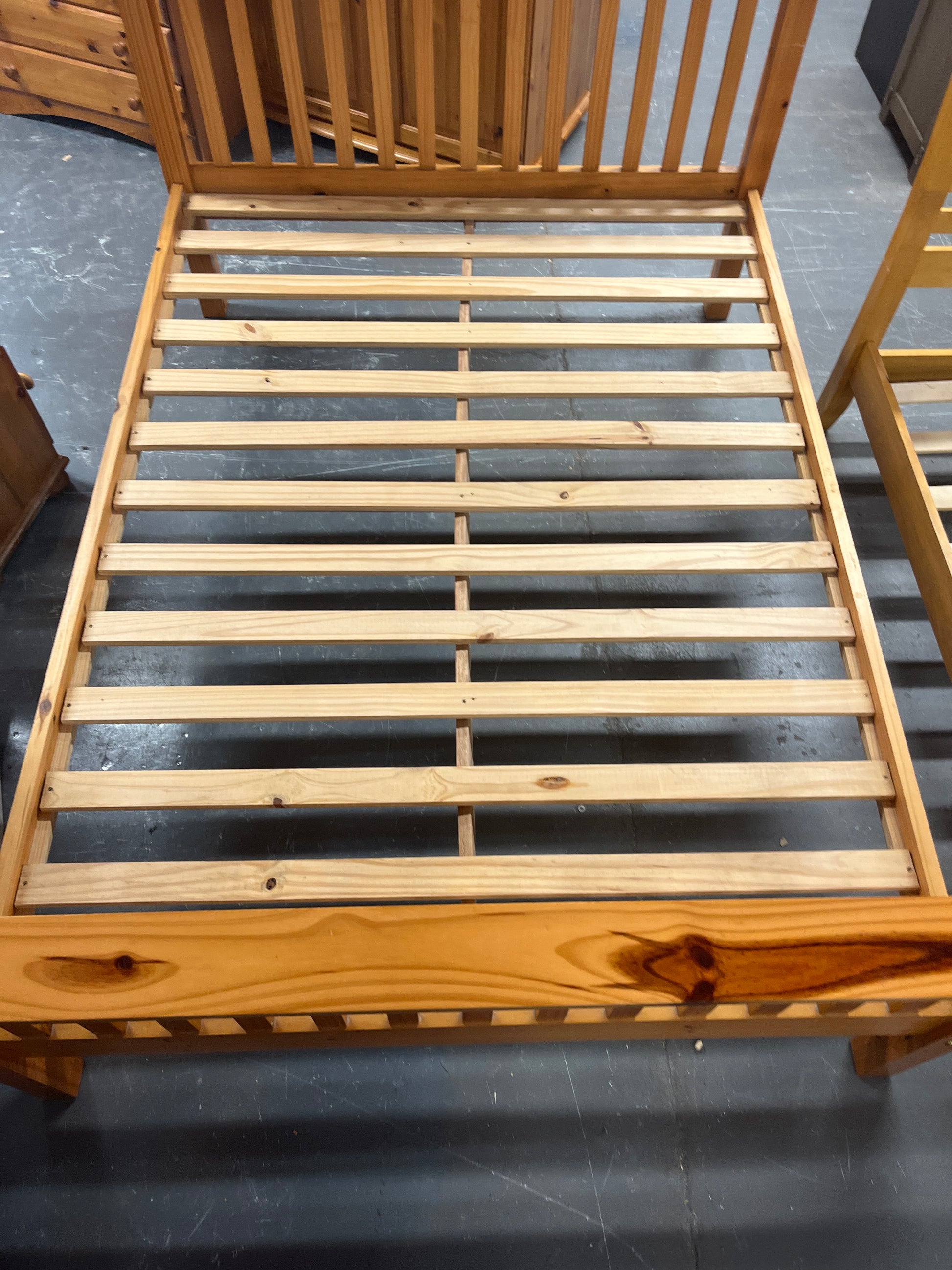 4ft 6 high end solid pine bed frame 2226