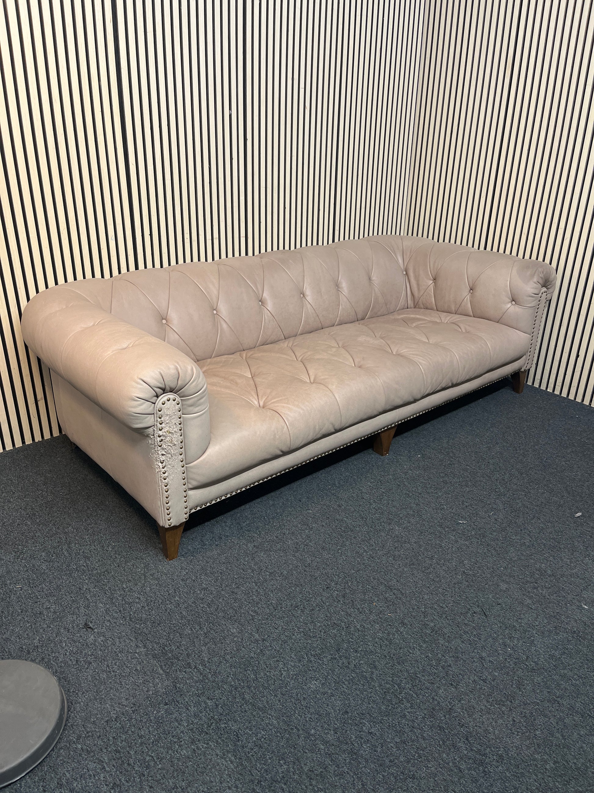 3 seater dark cream leather chesterfield sofa - button back, scratches to the side of the sofa, damaged springs 43739