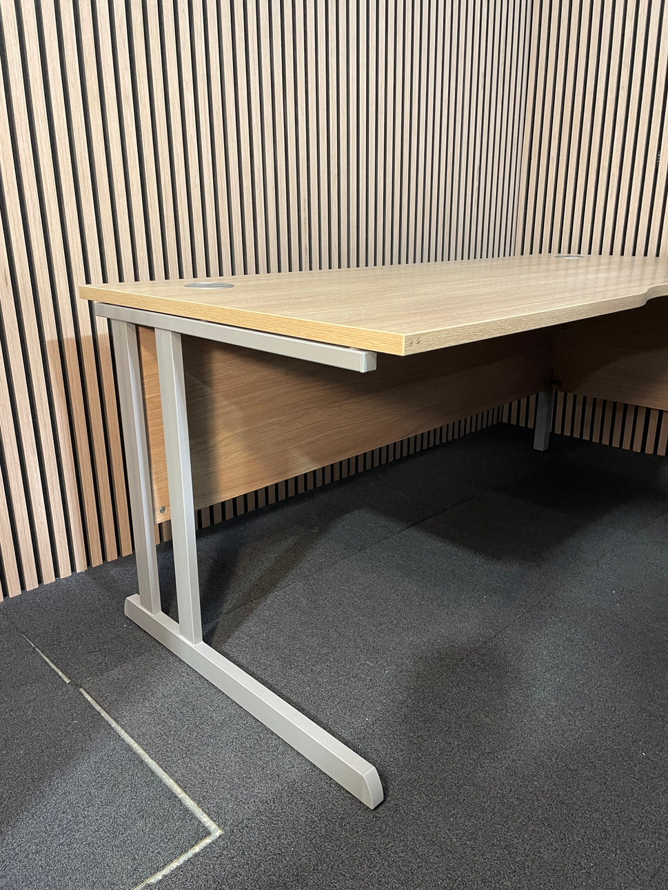 american oak 18 x 12 radial desk (choose return)