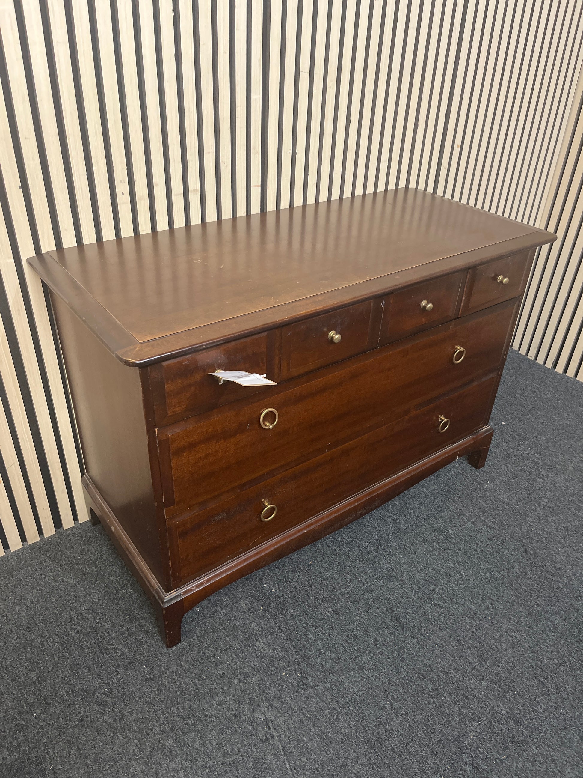 Classic dark wood four-drawer chest (H 72 x W 107 x D 47 cm) 44281