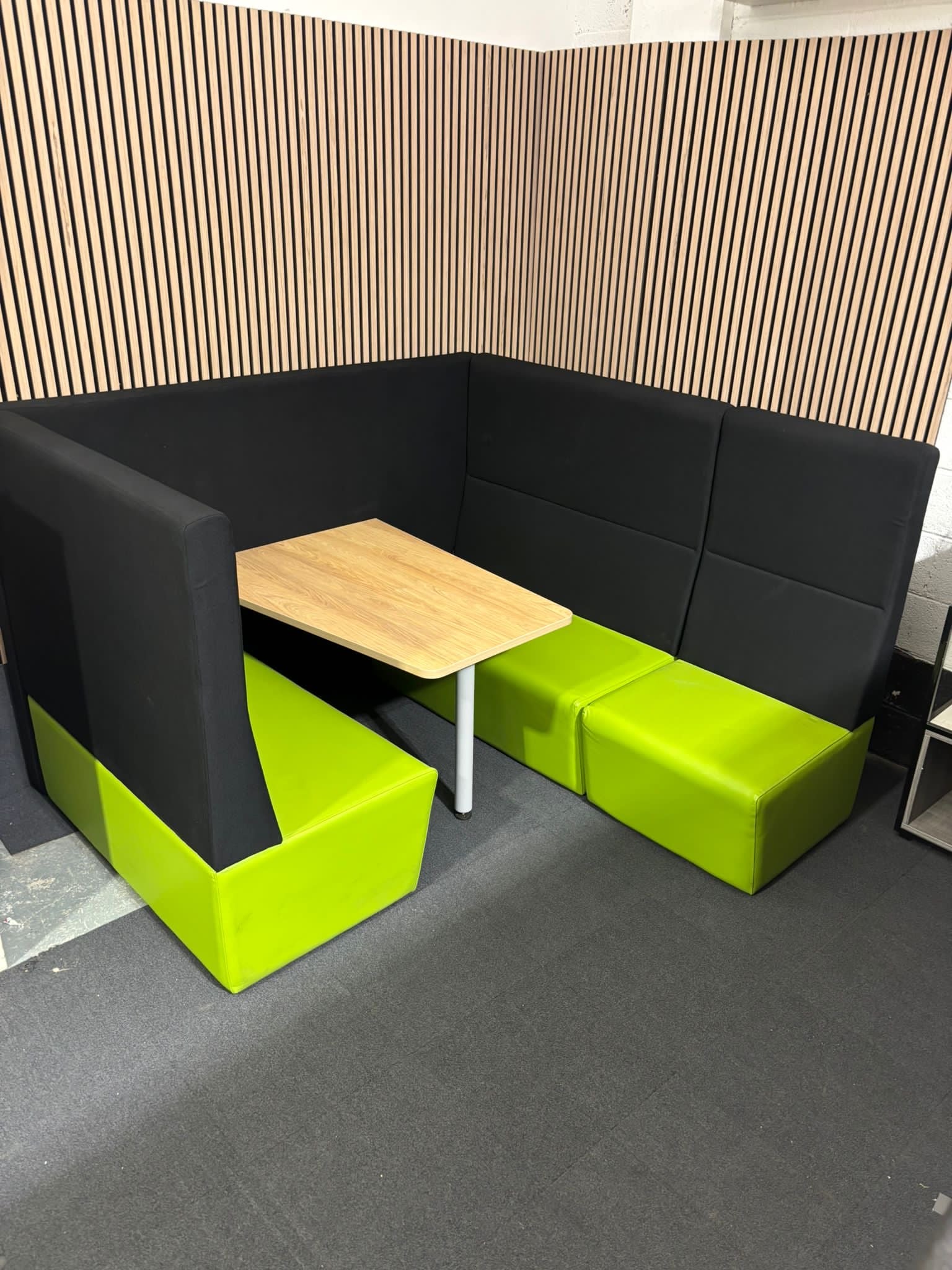 Ziggy large high back green and black modular soft seating with table