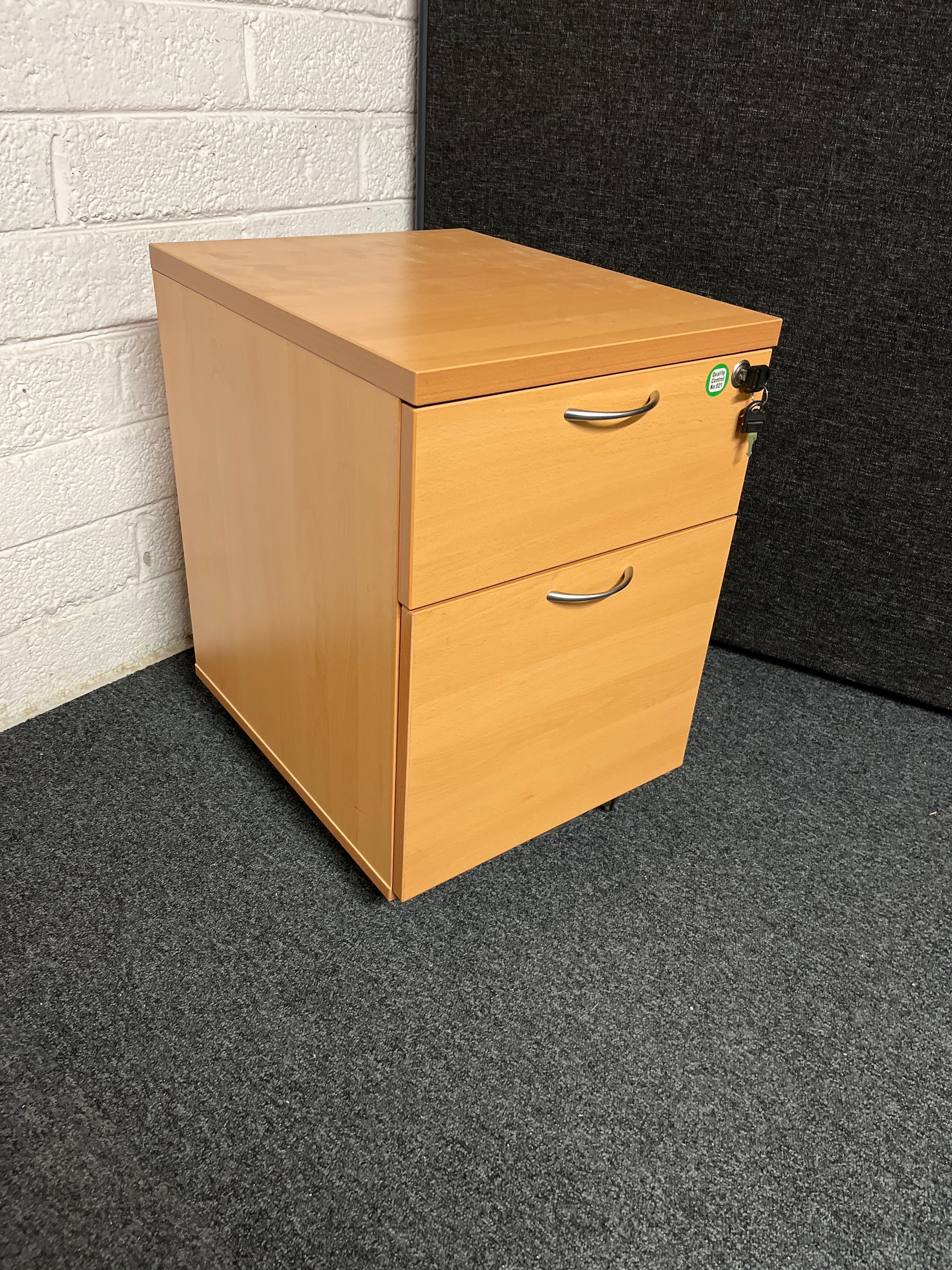 SECONDHAND Beech mobile pedestal