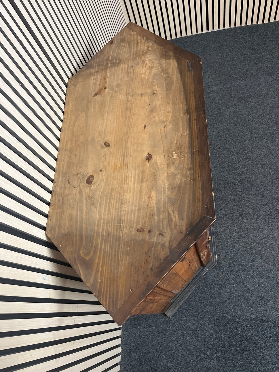 Baly solid mexican pine corner 2 door TV unit (H 85 x W 111 x D 51 cm) 43419