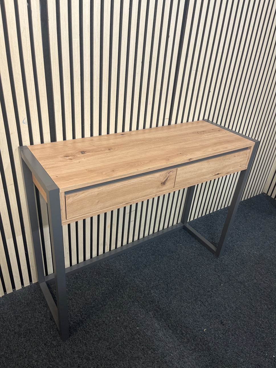 Oak laminate and dark metal framed console table with drawers (H 75 x W 100 x D 36 cm) 1126