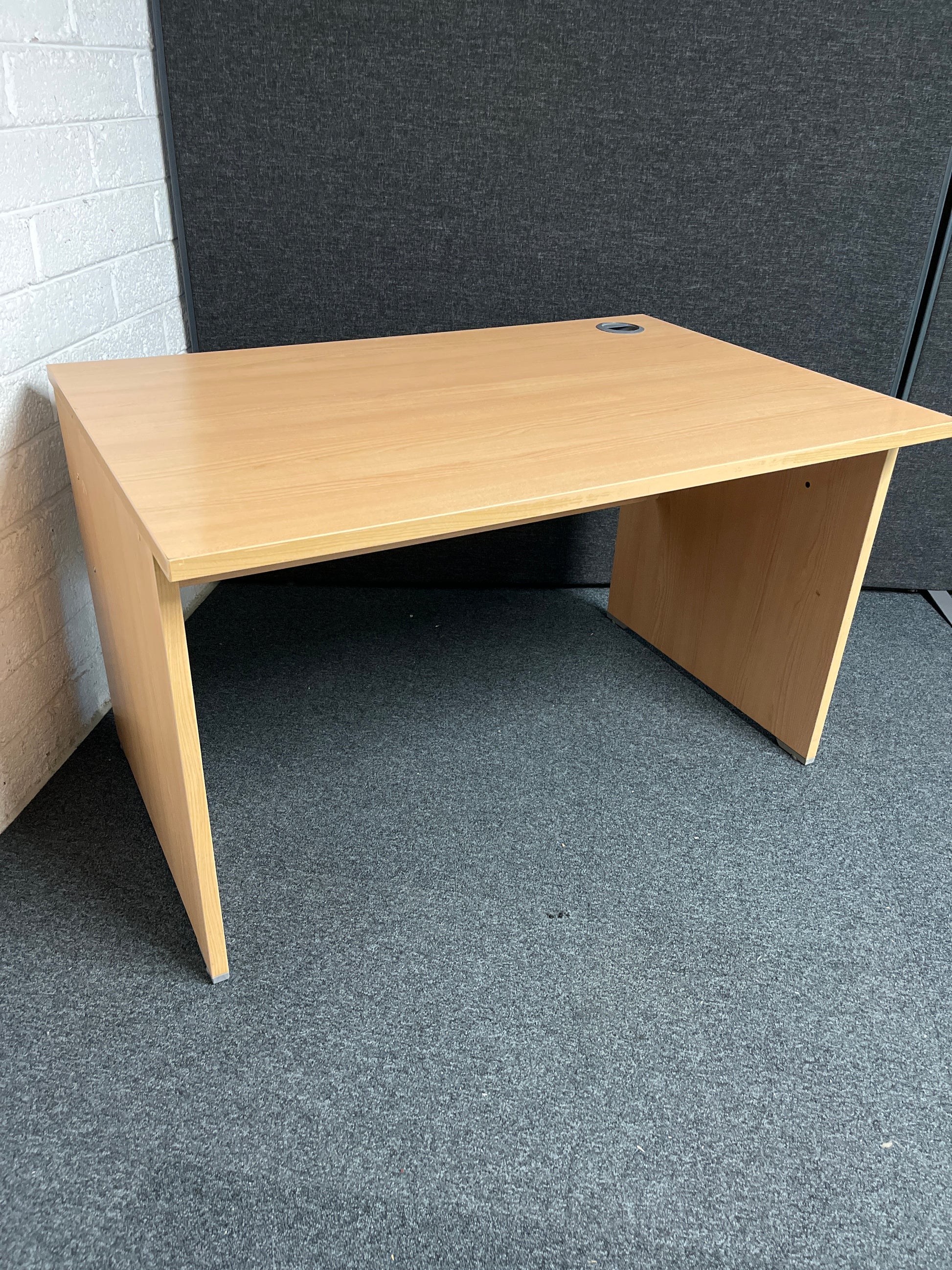 1200L*800D Actiu BEECH USED panel end desks