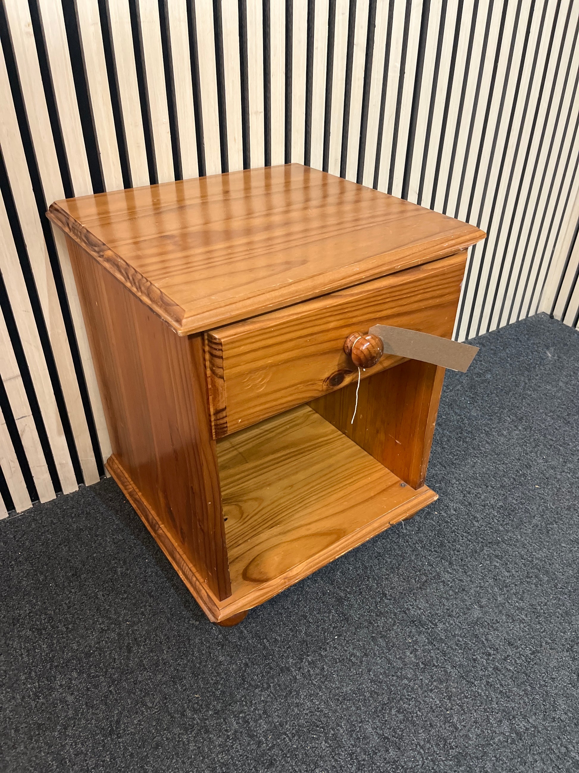 Solid pine 1 drawer bedside locker 43951