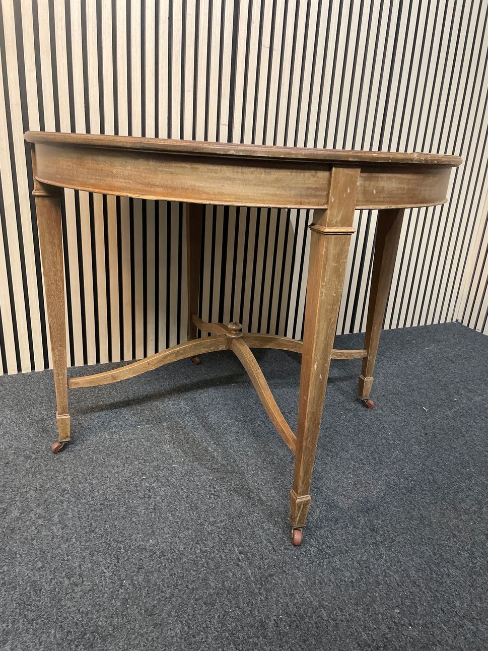 Dark wood mahogany circular occasional table (Height 71 x Diameter 90 cm) 2425