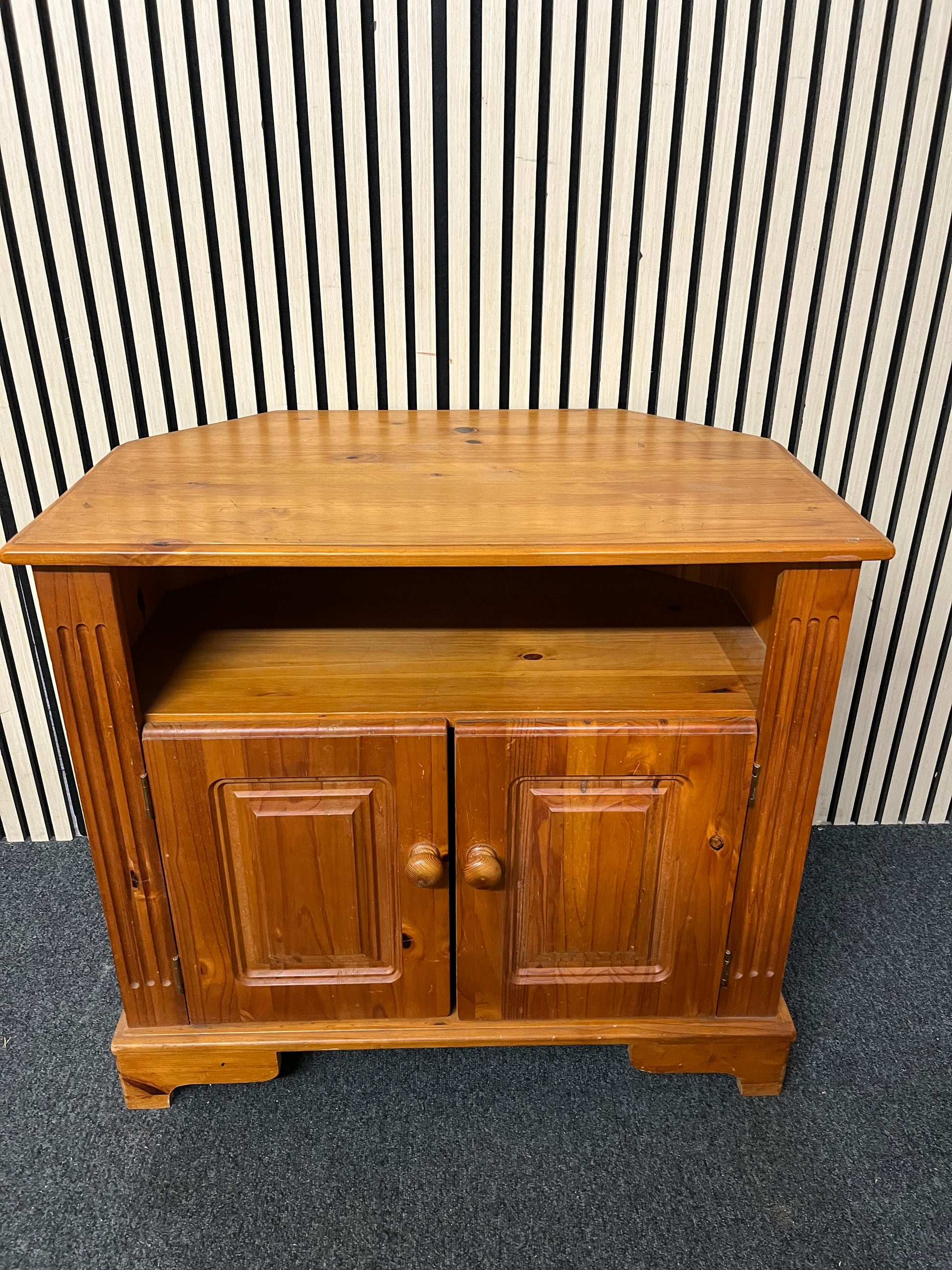 Natural Pine Low Two Door TV Unit (H 70 x W 80 x D 50 cm) 1126