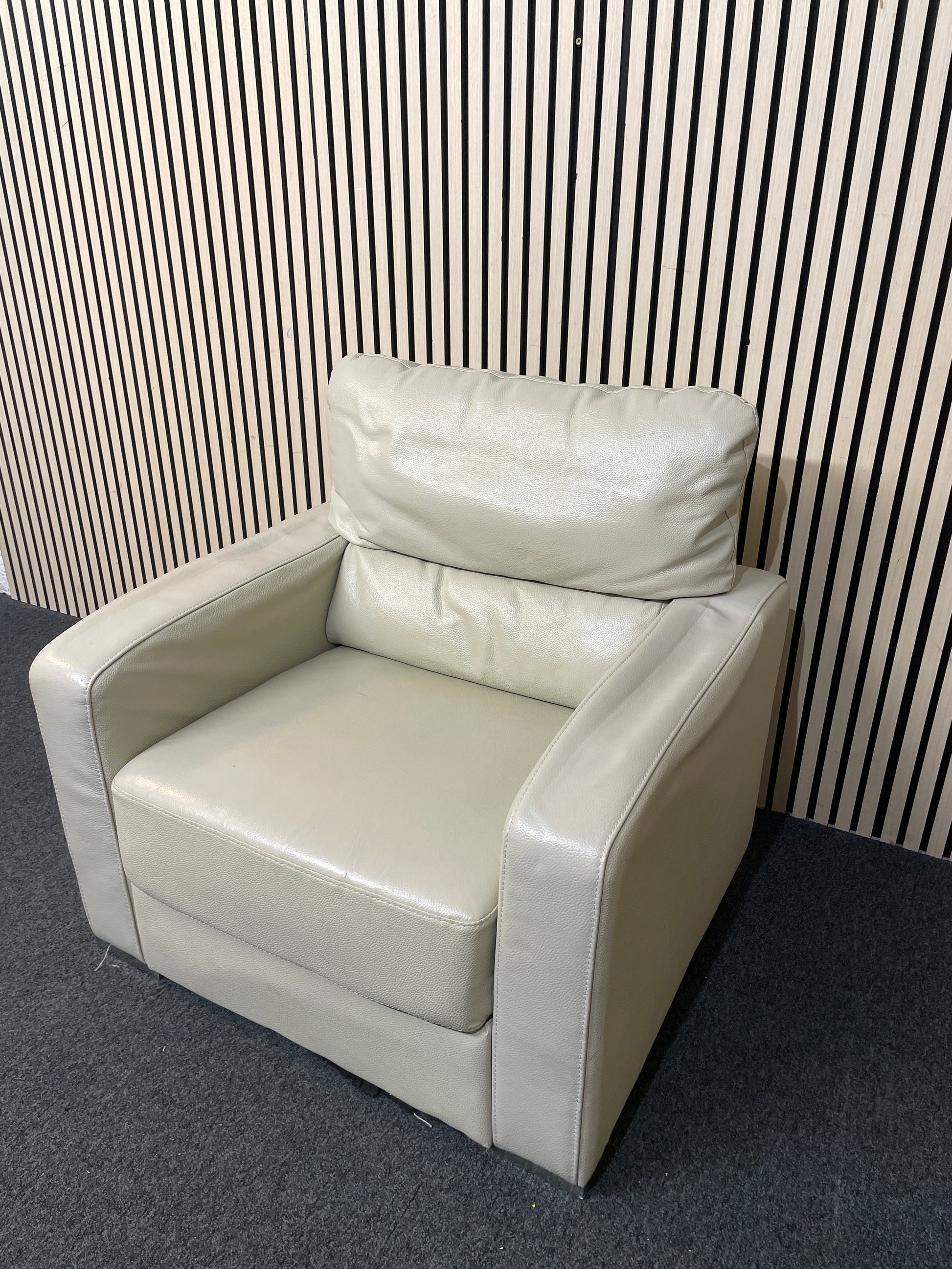 Cream leather armchair 3126