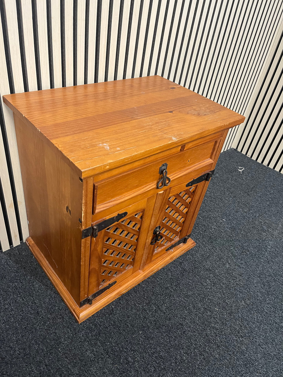 1 drawer 1 door pine lattice bedside locker 3325